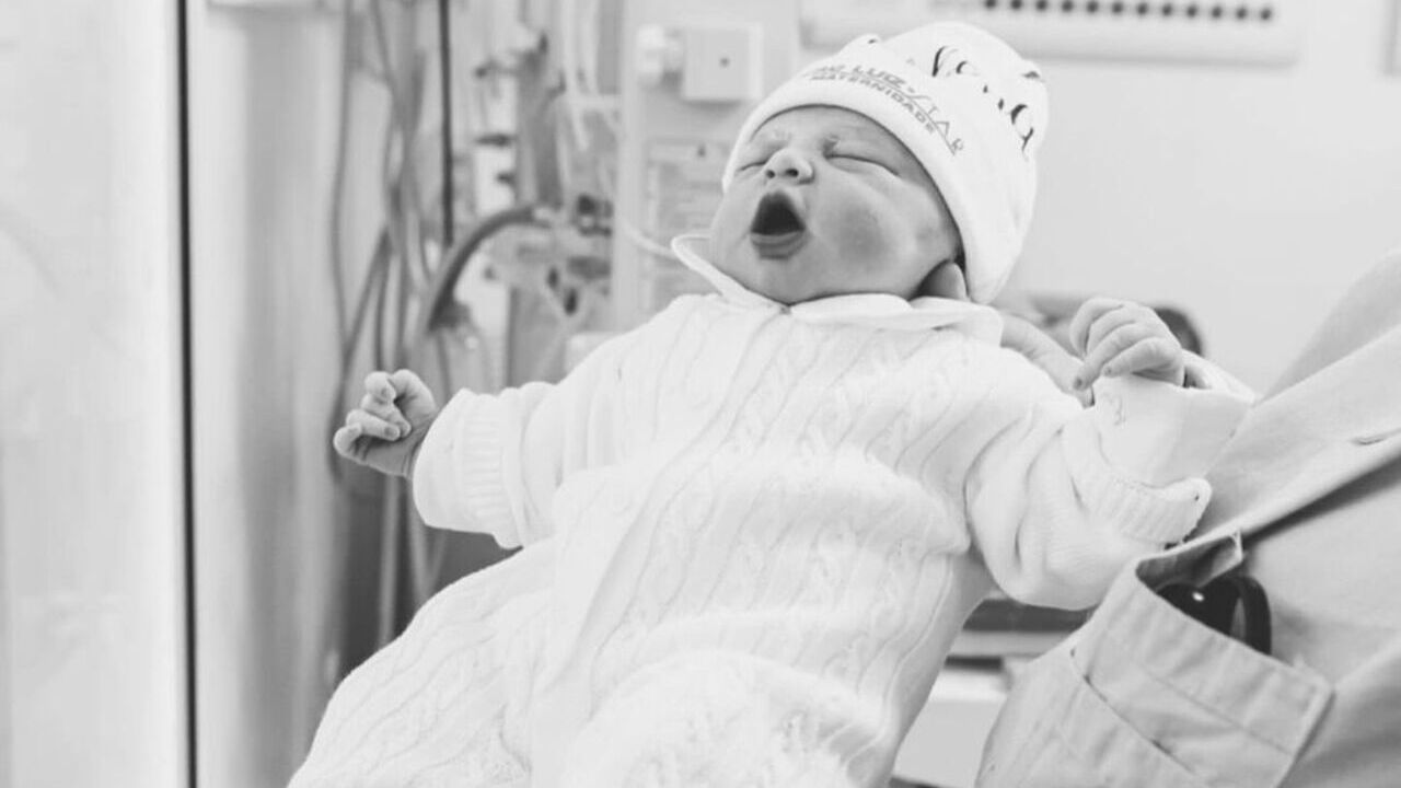 Helena, filha Neymar