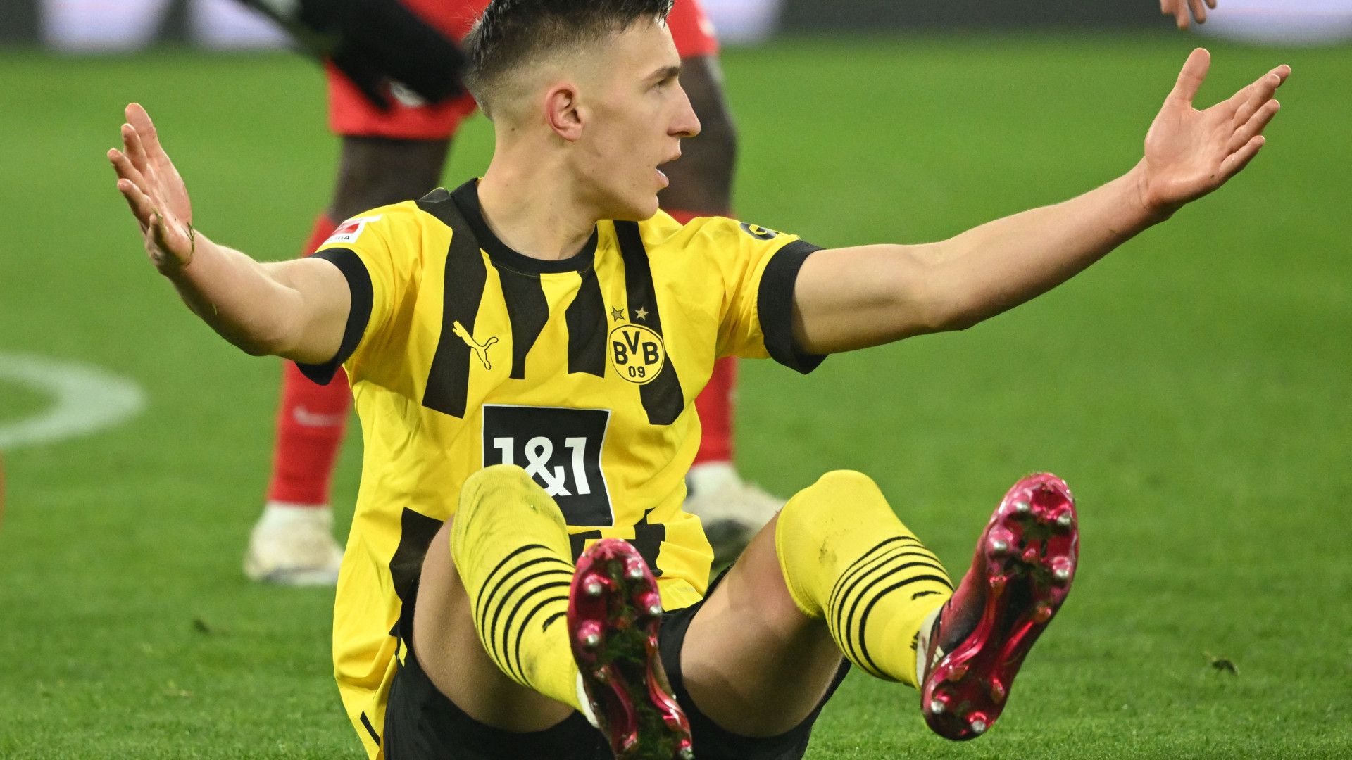 NICO SCHLOTTERBECK BORUSSIA DORTMUND 