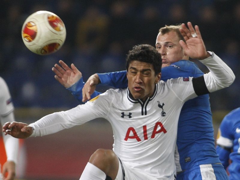 Roman Zozulya Paulinho Dnepropetrovsk vs Tottenham UEFA Europa League 02272014