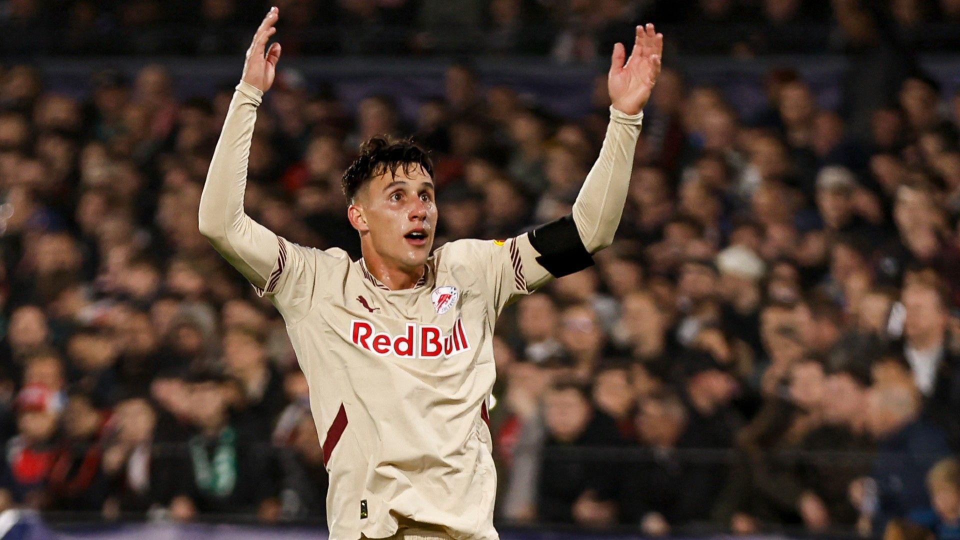 Salzburg's Argentine midfielder #07 Nicolas Capaldo celebrates 