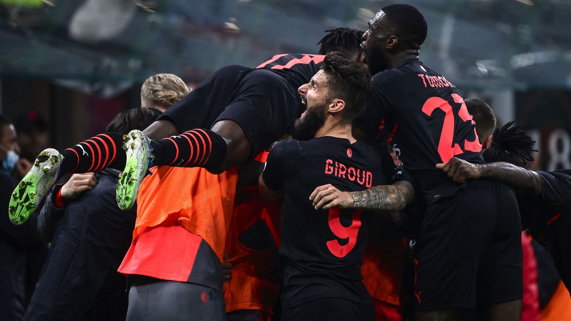 Milan celebrating Verona