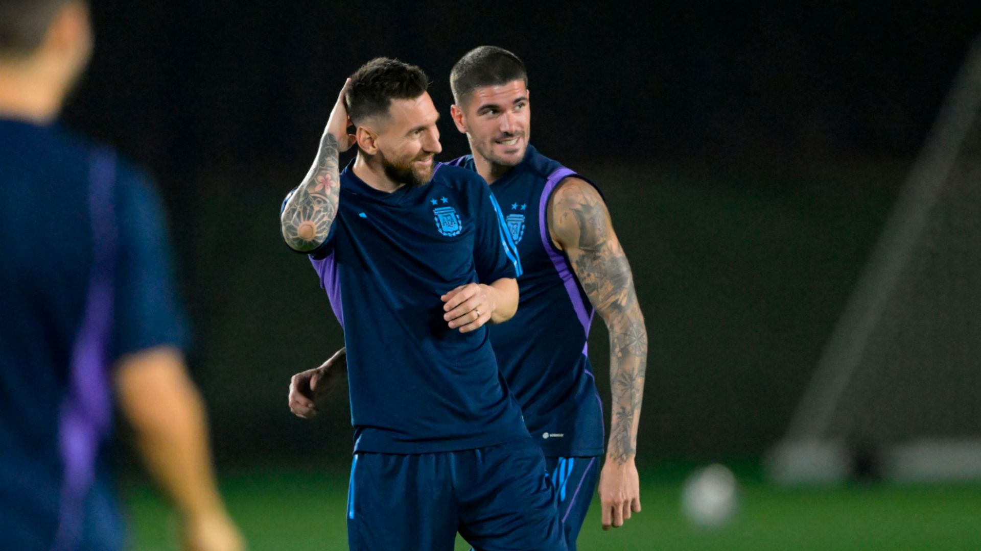 lionel messi rodrigo de paul entrenamiento argentina 2022