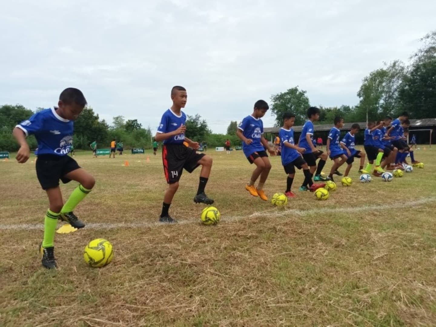 ช้าง โมบาย ฟุตบอล คลินิก ปีที่ 11
