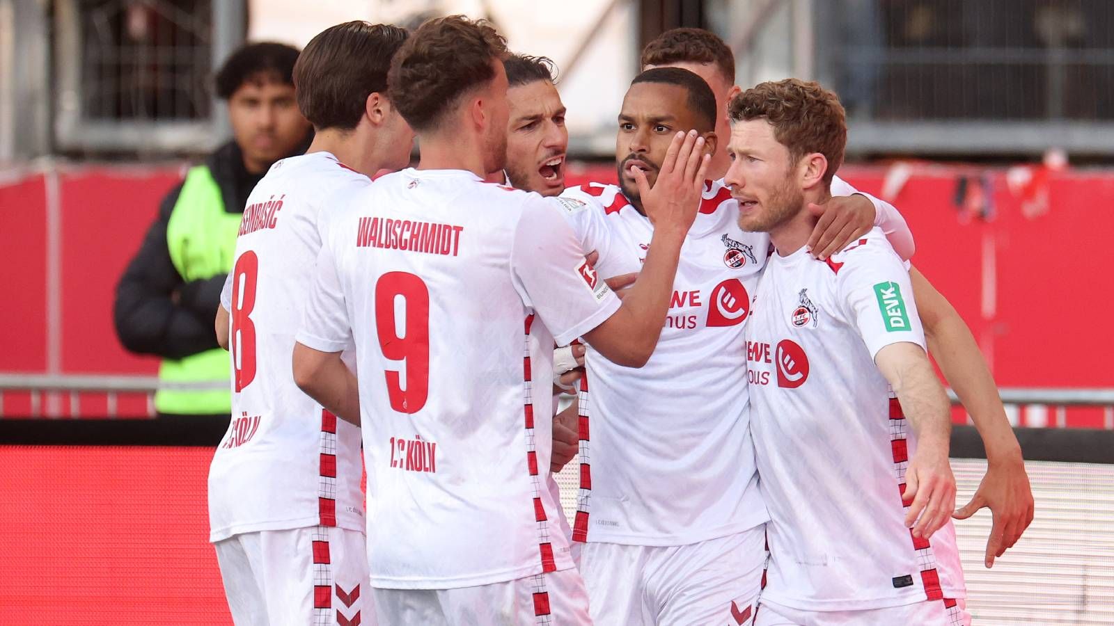 Sky oder RTL? Wer zeigt / überträgt die Konferenz der 2. Bundesliga heute im Live Stream und live im Free TV?