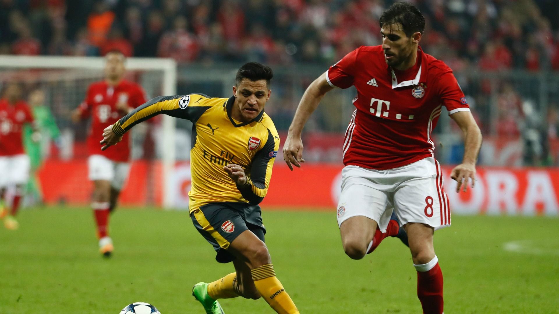 Alexis Sánchez Javi Martínez Bayern Arsenal 150217