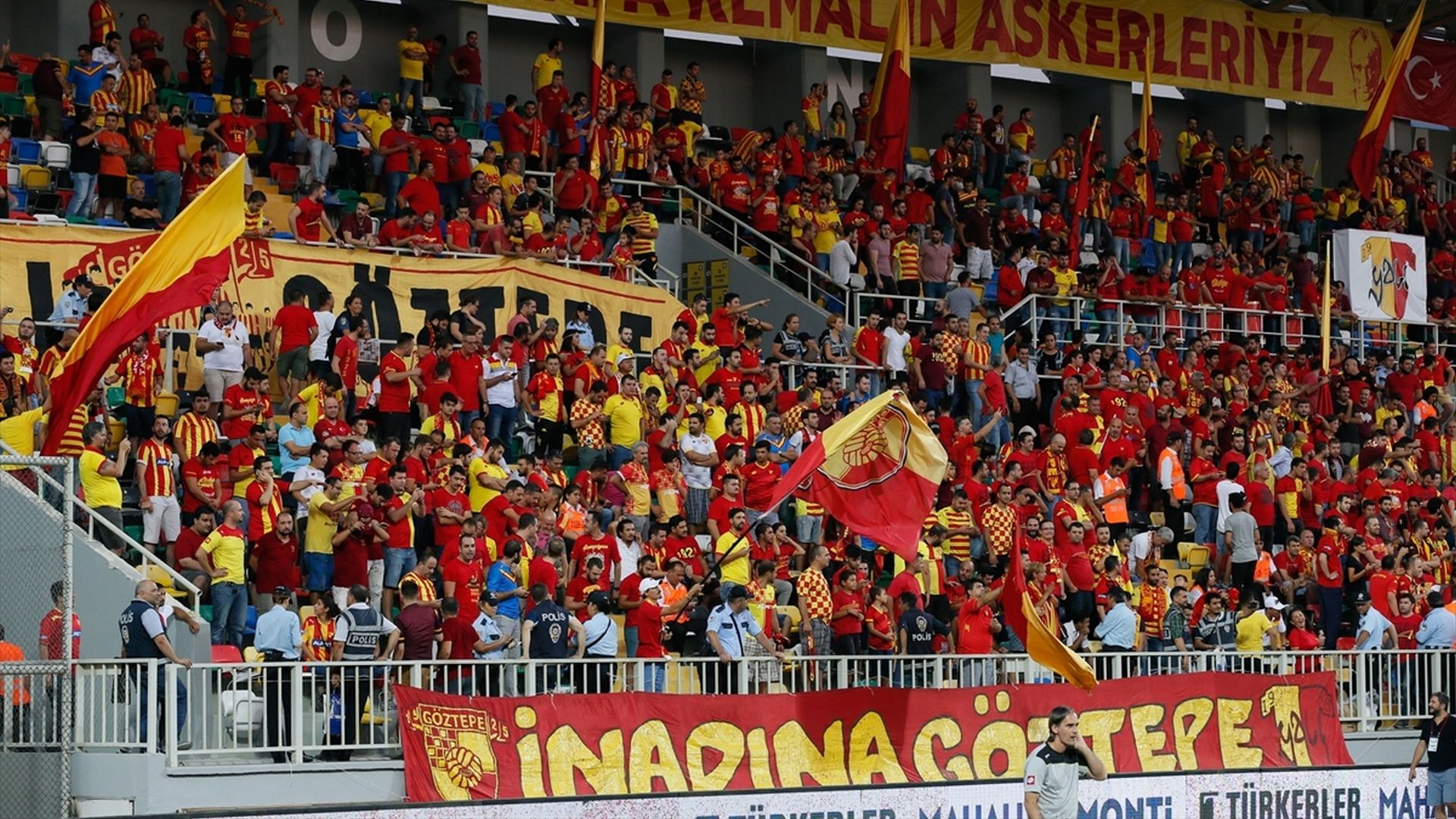 Goztepe fans
