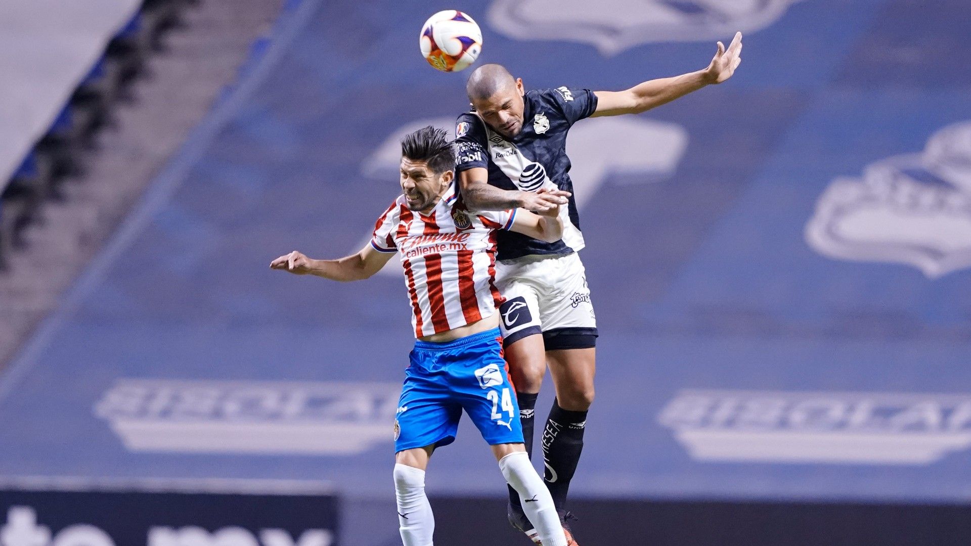 Oribe Peralta Puebla vs Chivas