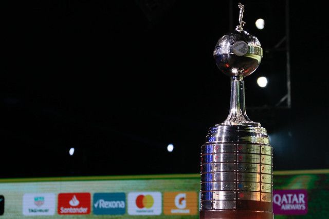 Imagem da taça da Conmebol Libertadores da América
