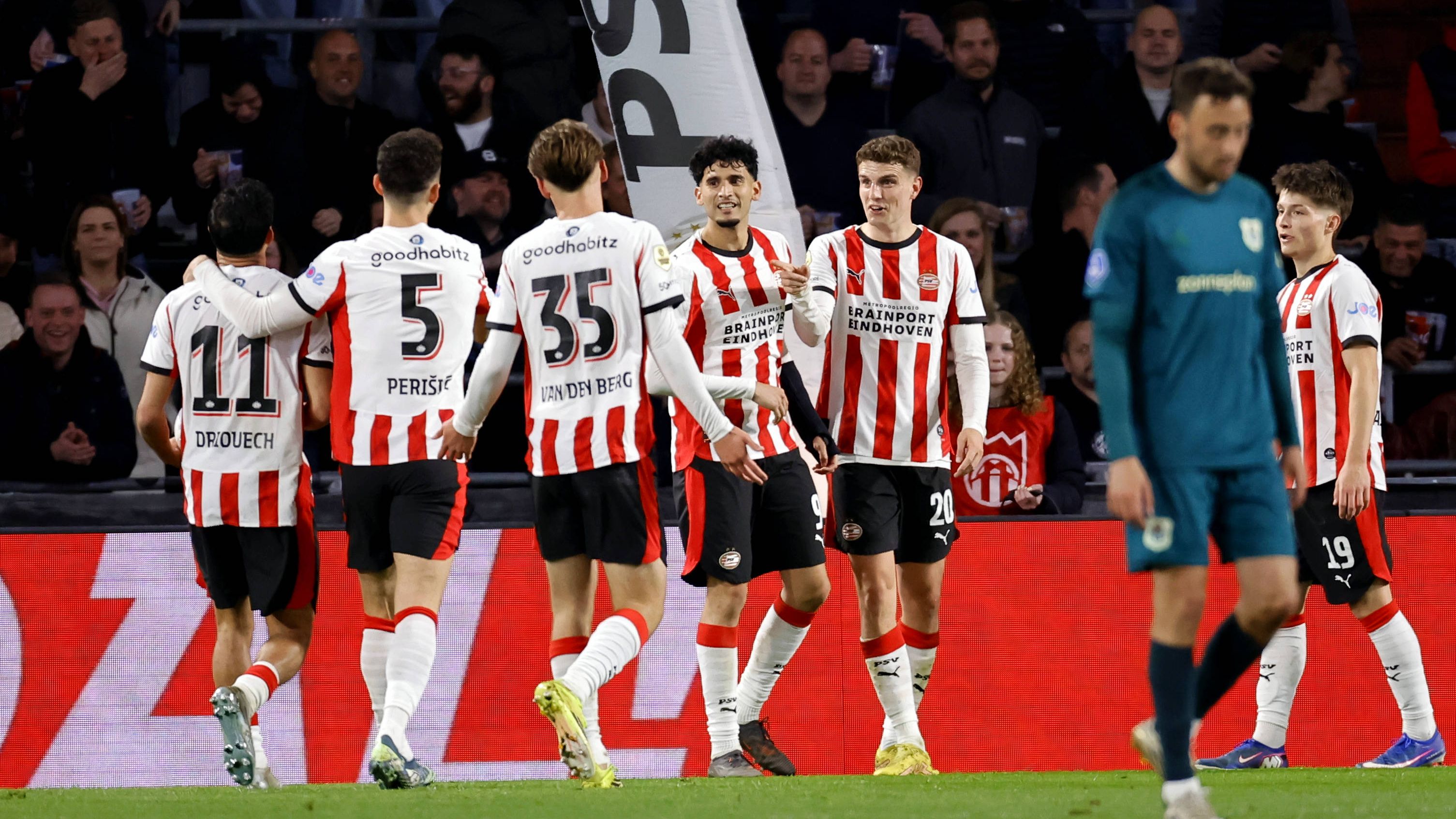  Couhaib Driouech of PSV Eindhoven, Ricardo Pepi of PSV Eindhoven, Ivan Peresic of PSV Eindhoven, Guus Til of PSV Eindhoven, Joel van den Berg