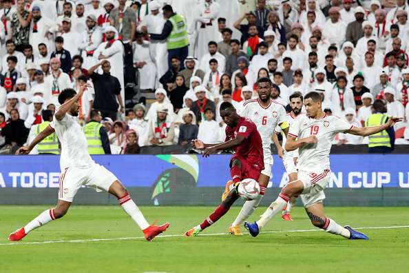 الإمارات - قطر