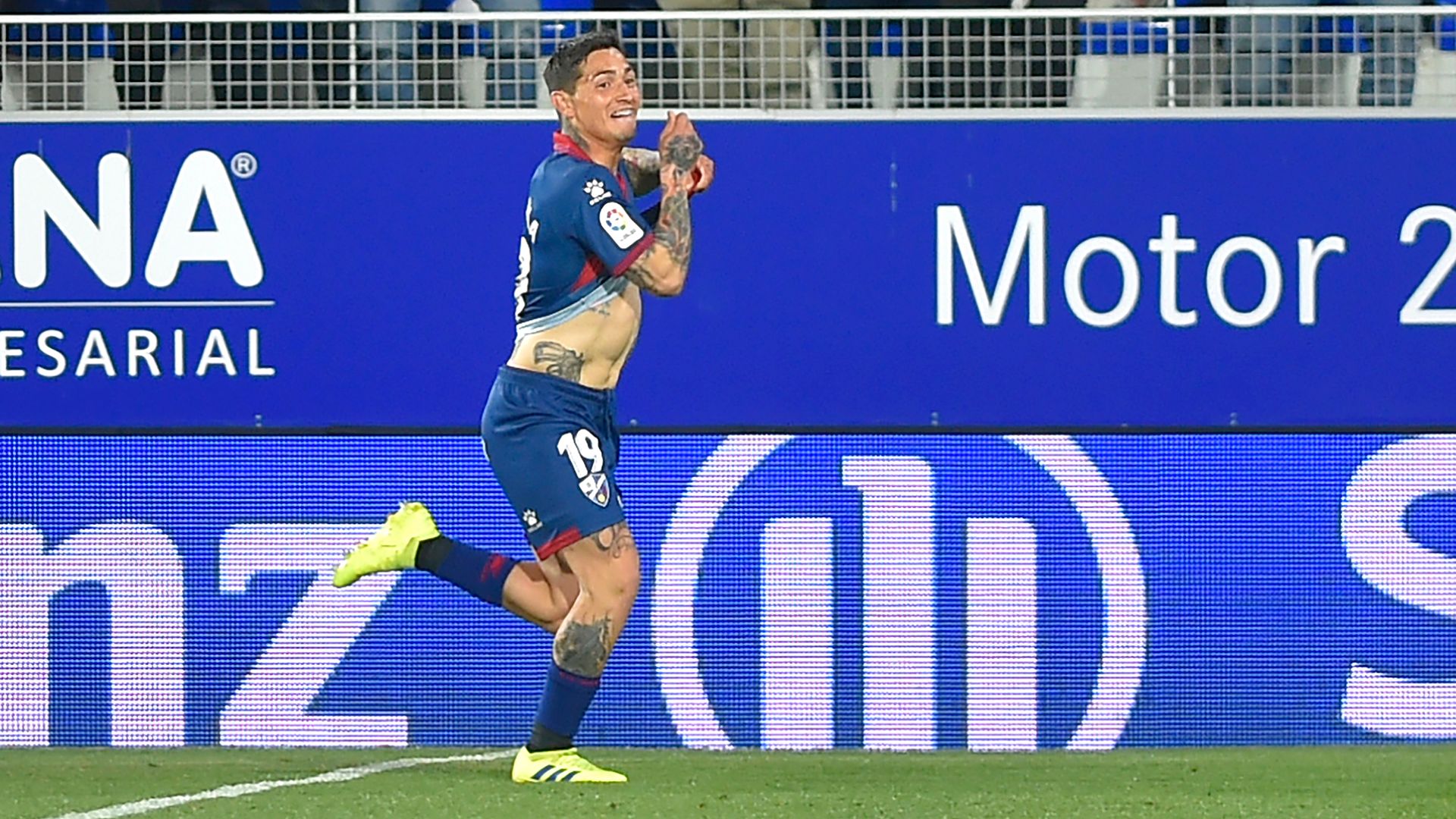 Ezequiel Avila Huesca La Liga 2018-19