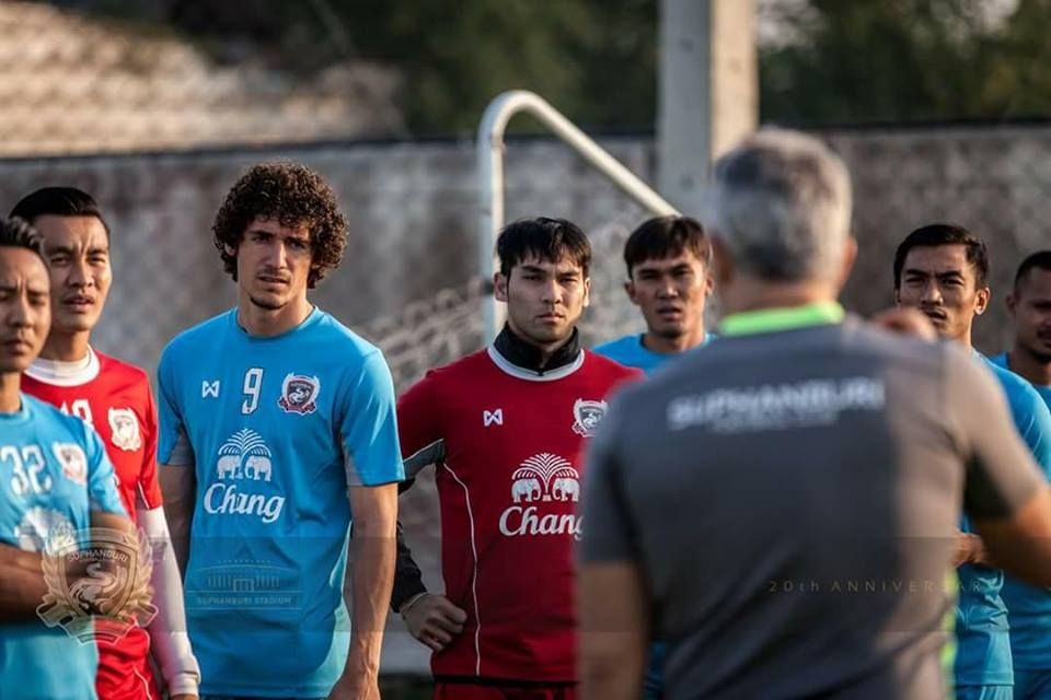 สราวุธ กองลาภ