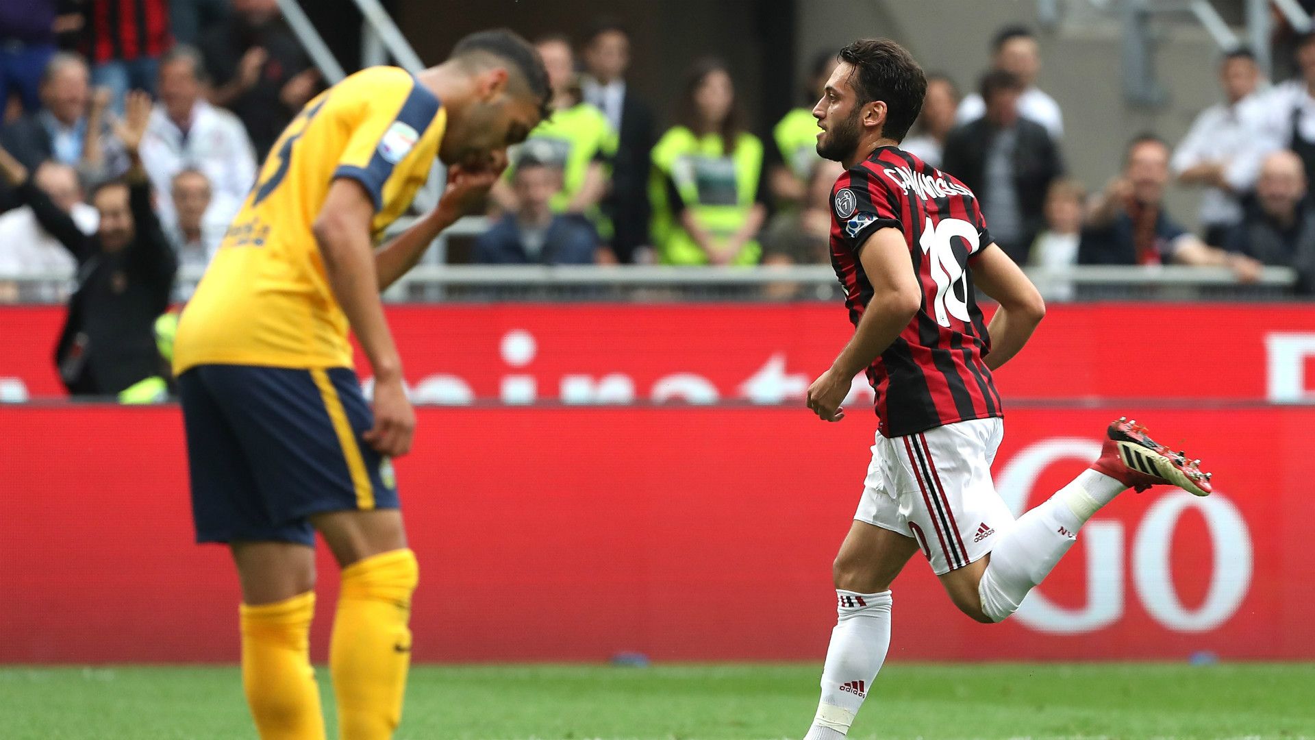 Calhanoglu celeb Milan Verona
