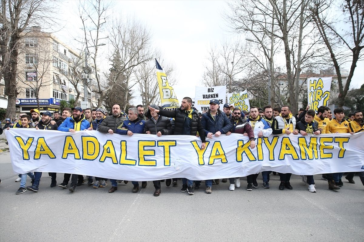 Fenerbahce Fans Protest