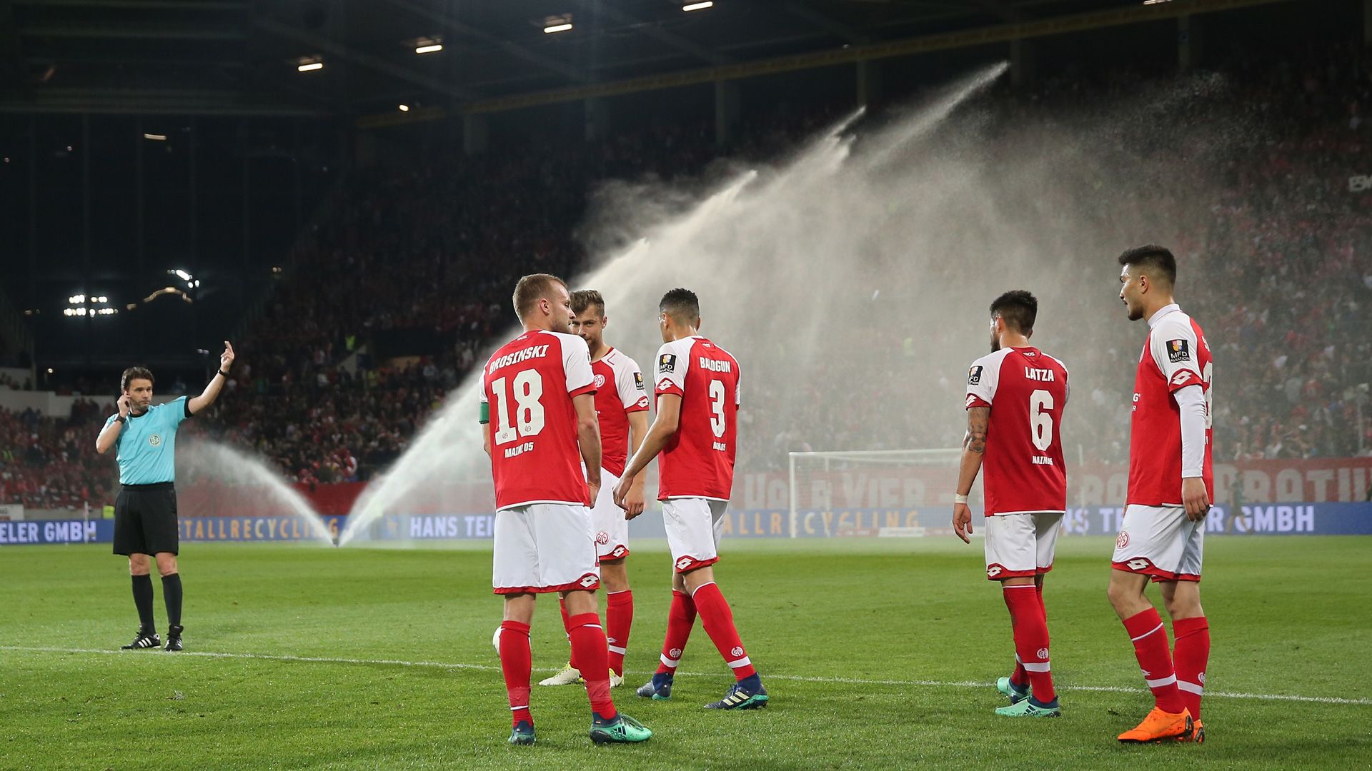 VAR Videoschiedsrichter Mainz Freiburg Bundesliga 16042018