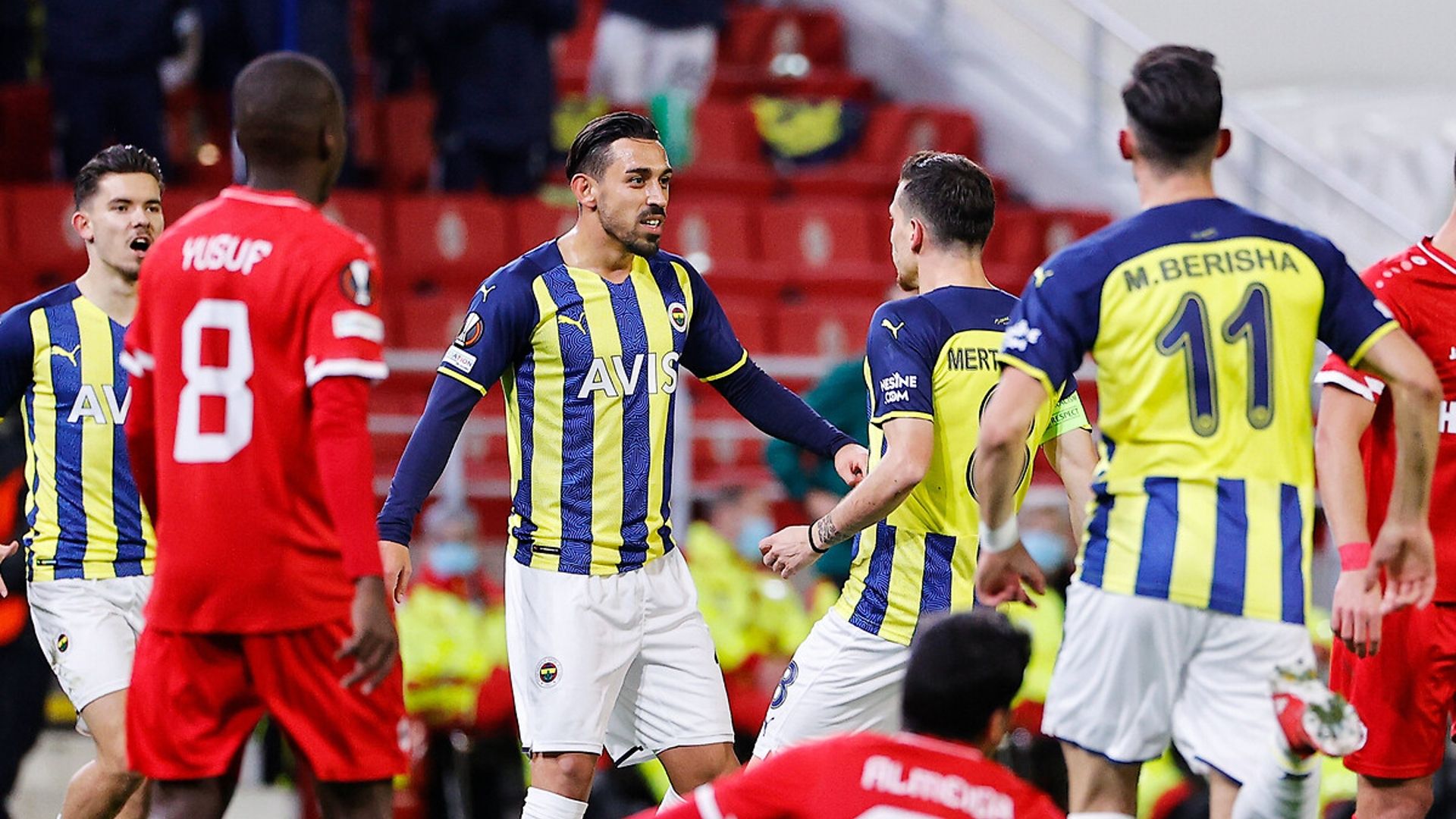 Fenerbahçe celebration vs Royal Antwerp 11042021