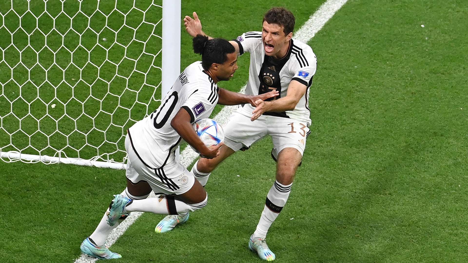 Serge Gnabry Thomas Muller Germany