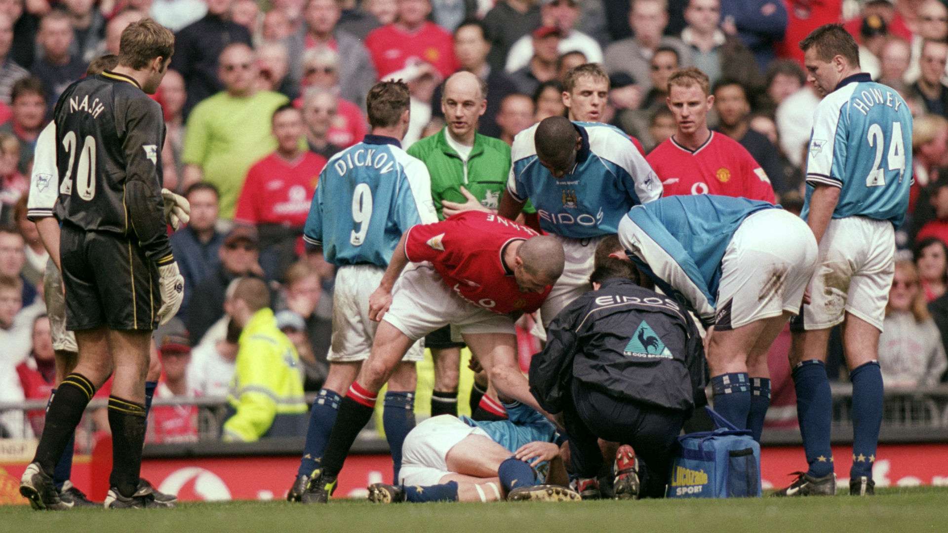 Roy Keane Alf Inge Haaland Manchester United Manchester City Premier League 21042001