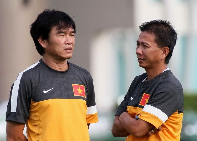 HLV Hoàng Anh Tuấn - HLV Phan Thanh Hùng AFF Cup 2012
