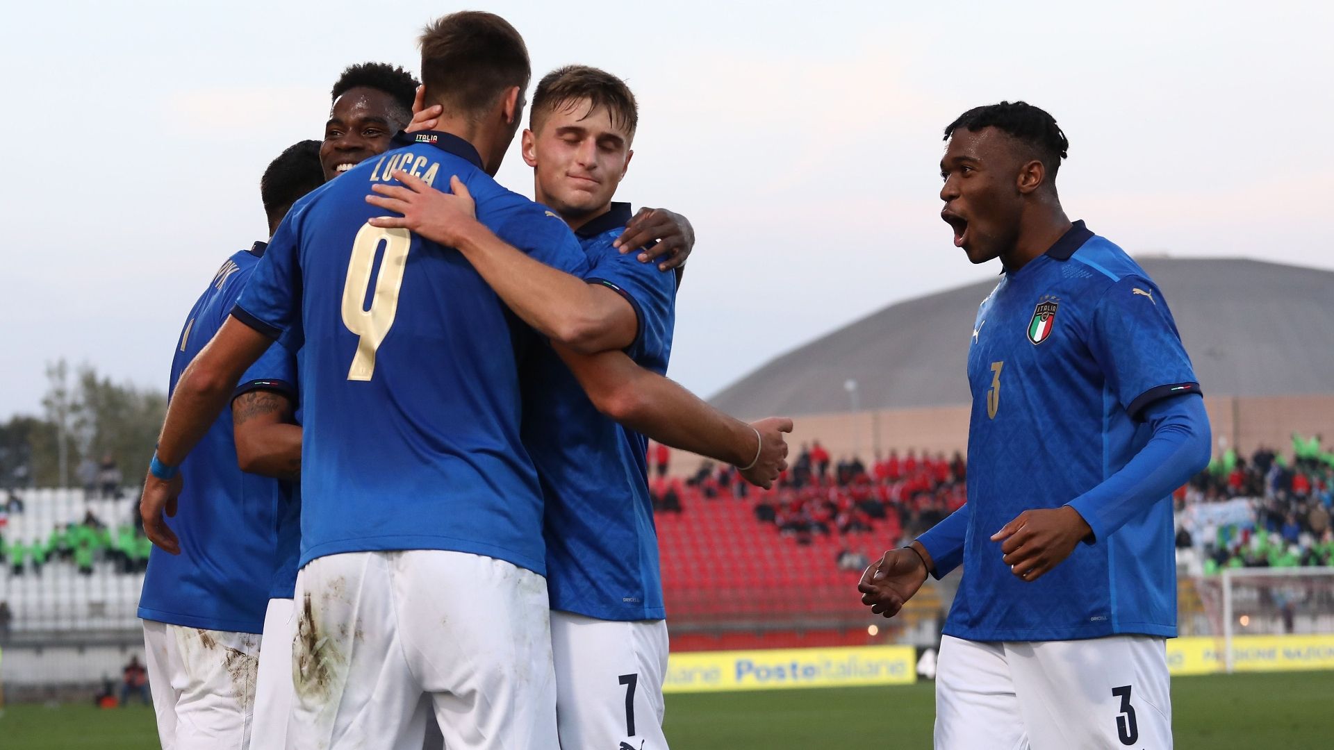 Lucca celebrating Italy U21