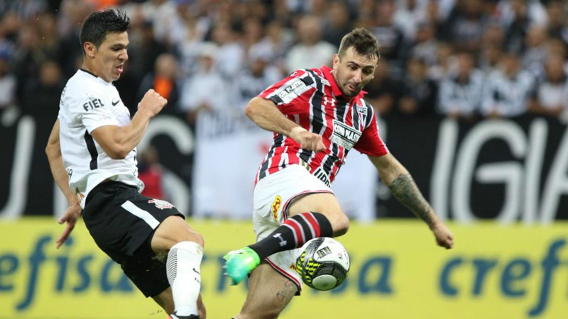 Balbuena e Pratto - Corinthians x São Paulo - 23/04/2017