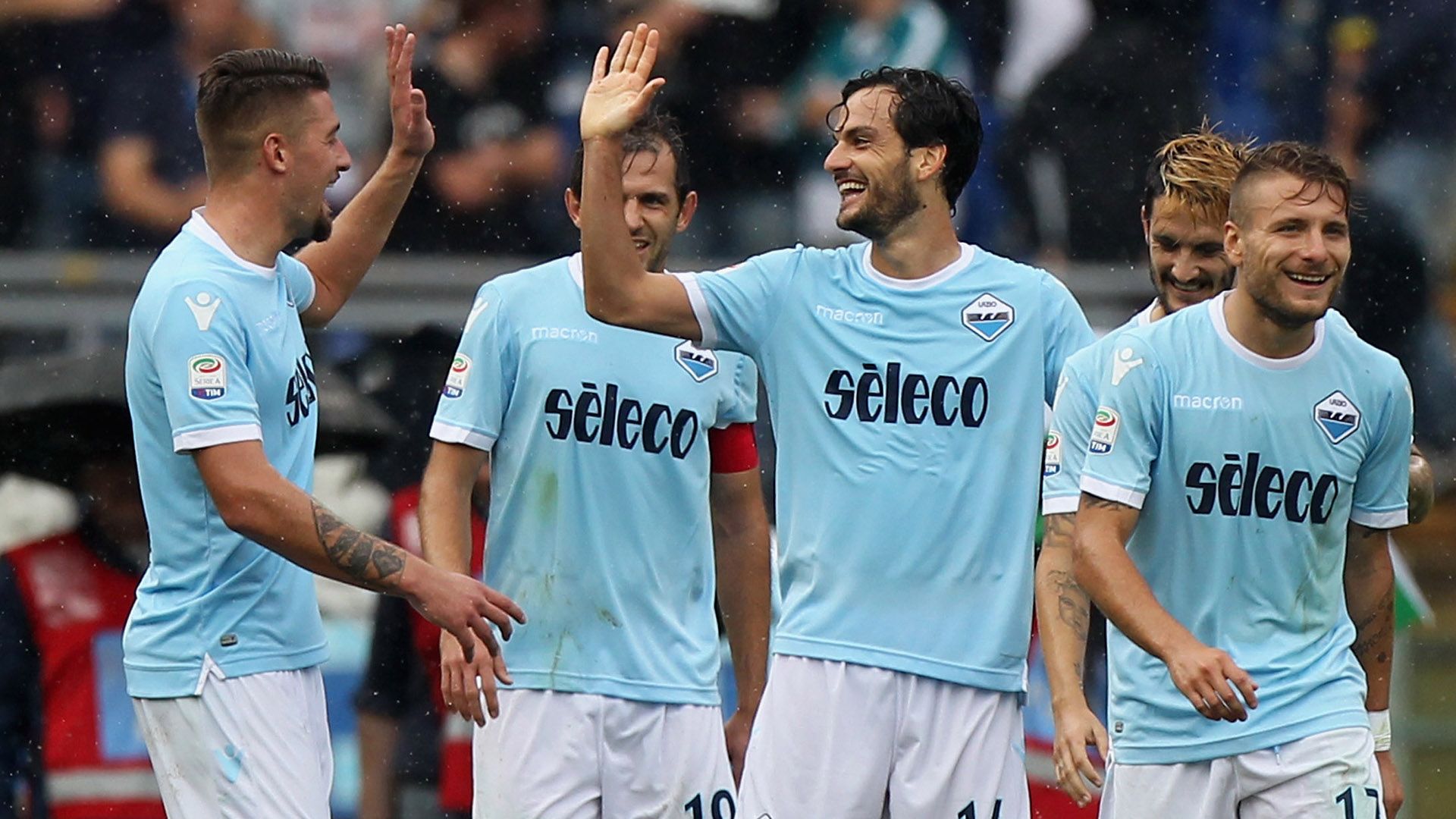 Lazio celebrating vs Sassuolo