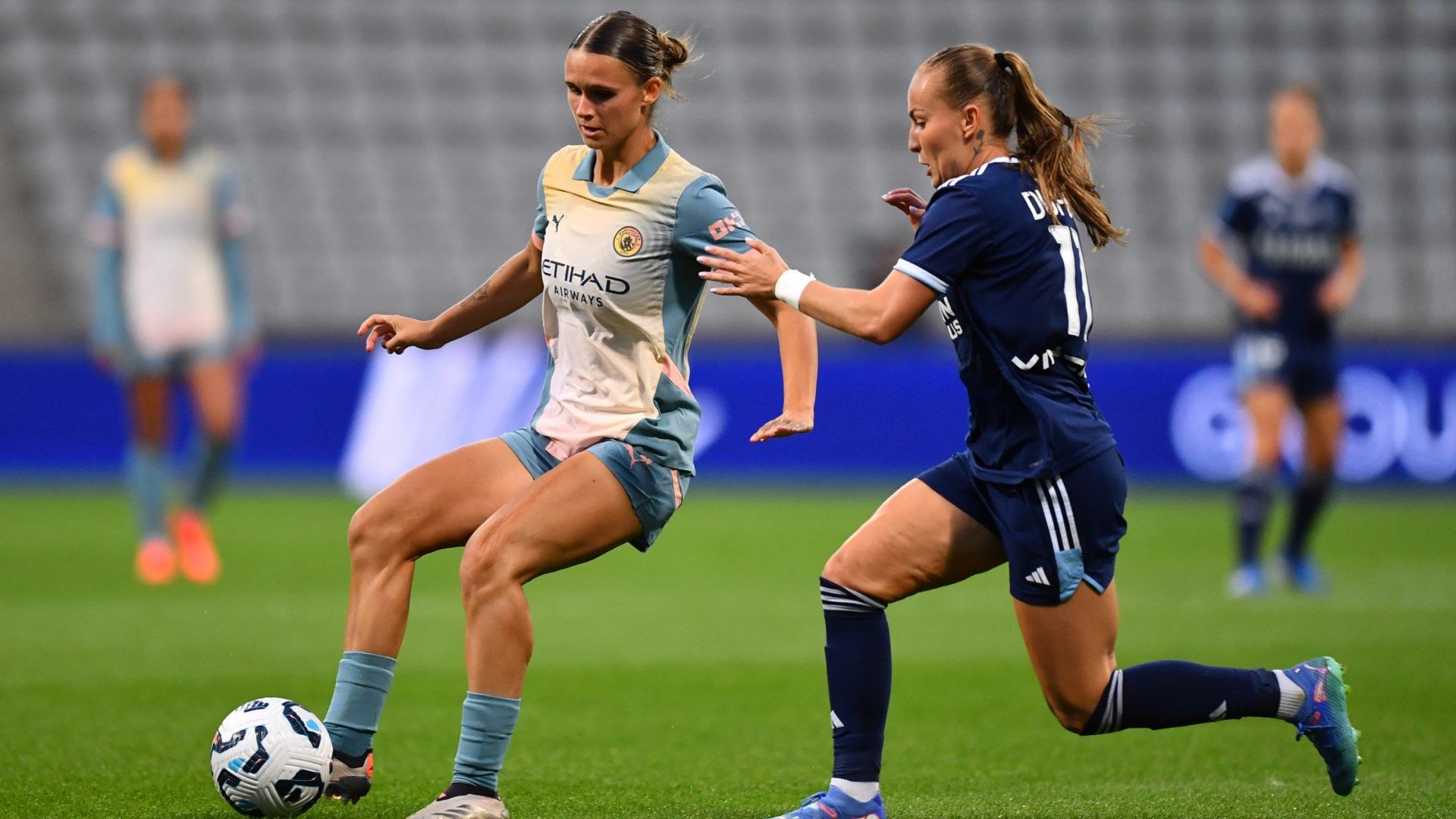 Kerstin Casparij Julie Dufour Man City Paris FC Women 2024-25