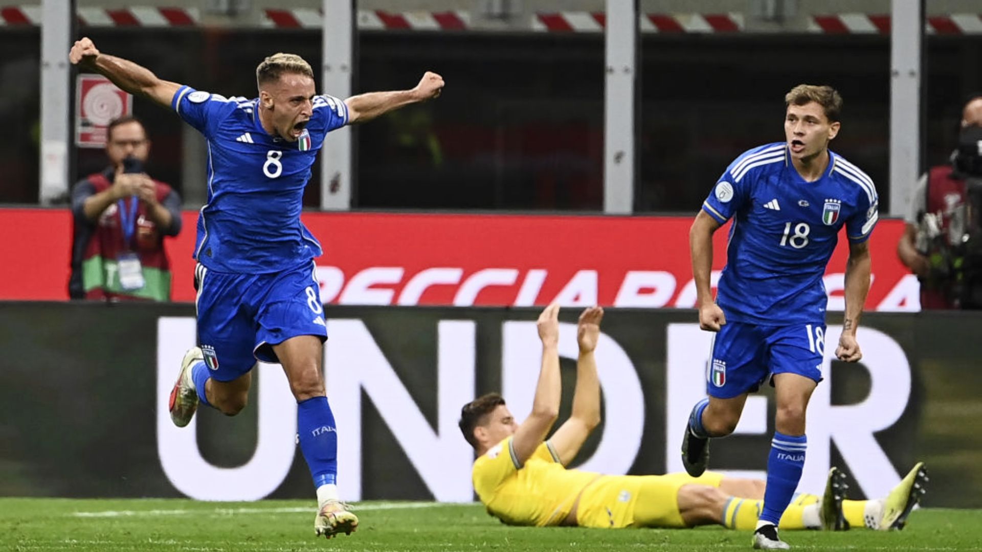 Davide Frattesi Nicolò Barella Italia Ucraina Euro 2024 Qualifiers