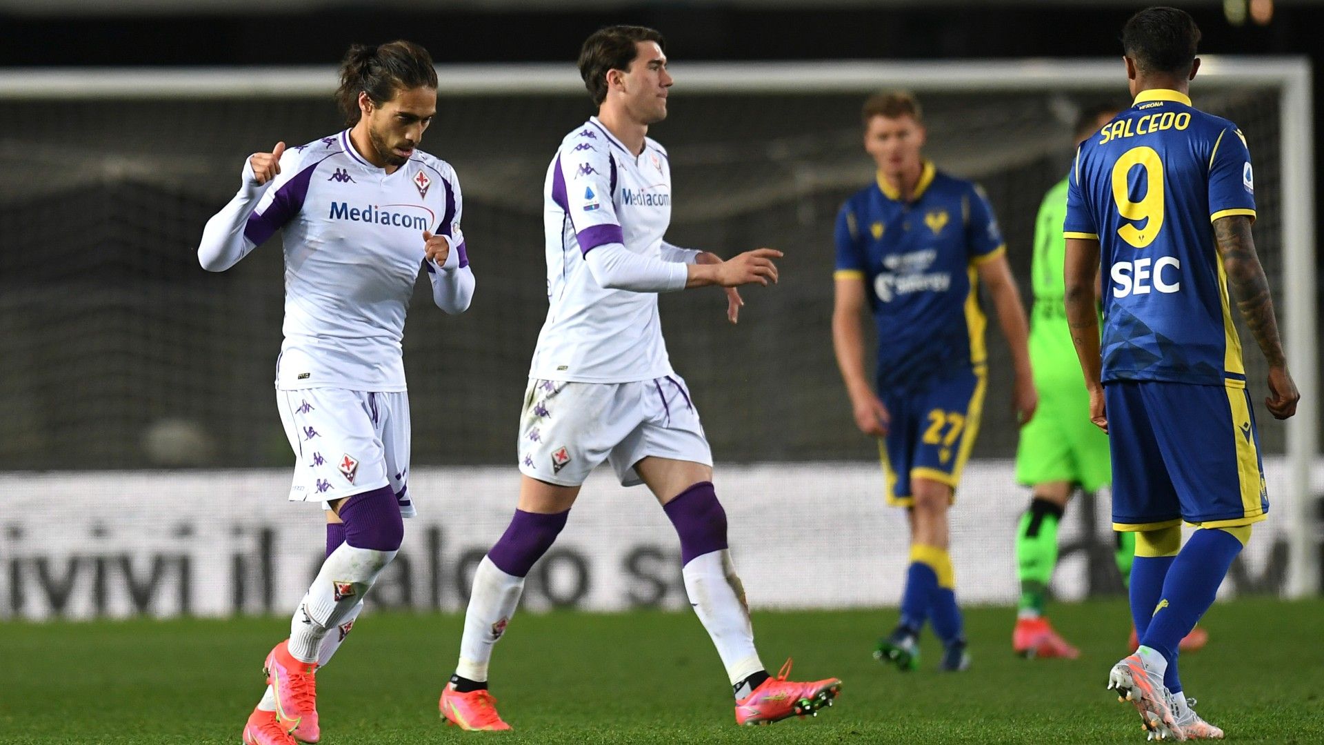 Martin Caceres Dusan Vlahovic Verona Fiorentina