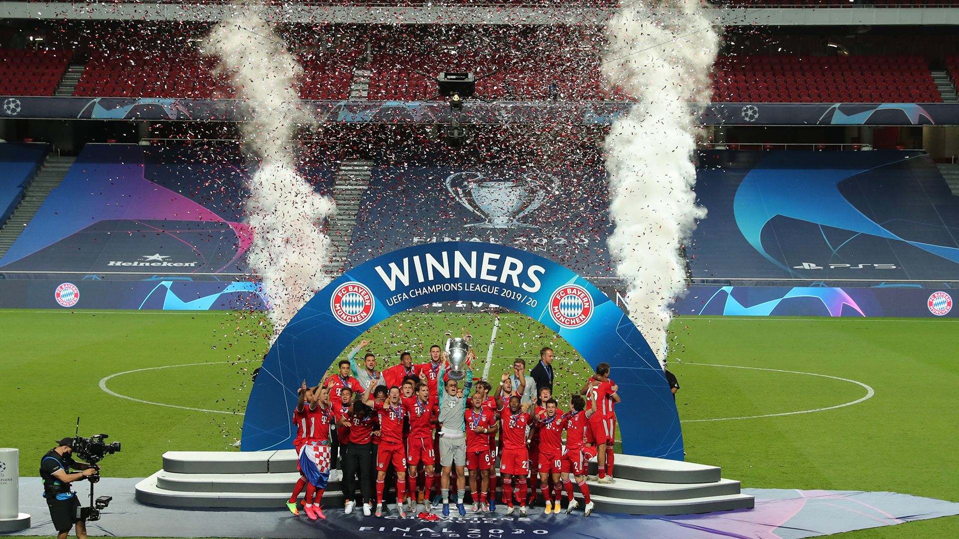Bayern München Munich cl champions league draw trophy celebration jubel