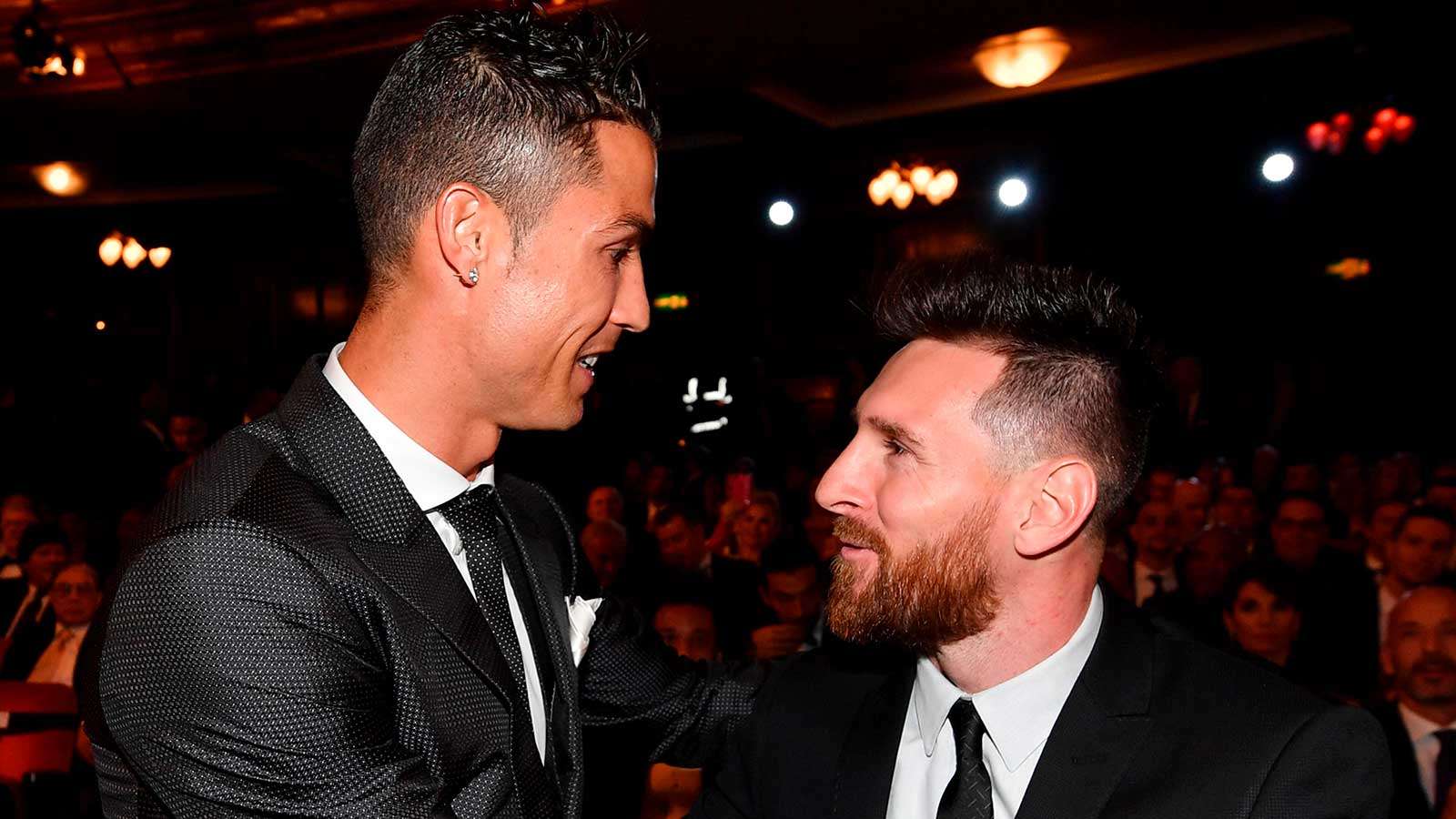 Cristiano Ronaldo und Lionel Messi duellieren sich seit Jahren um den Titel "bester Fußballer aller Zeiten