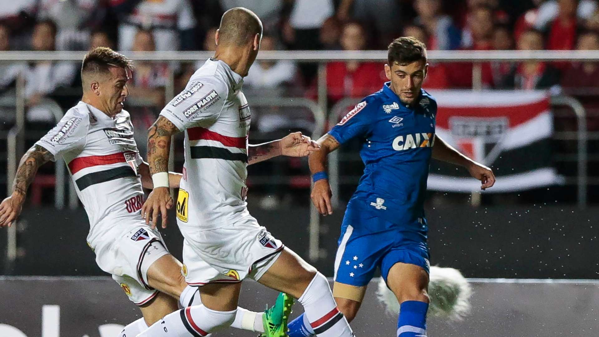 Arrascaeta Buffarini Sao Paulo Cruzeiro Copa do Brasil 13042017