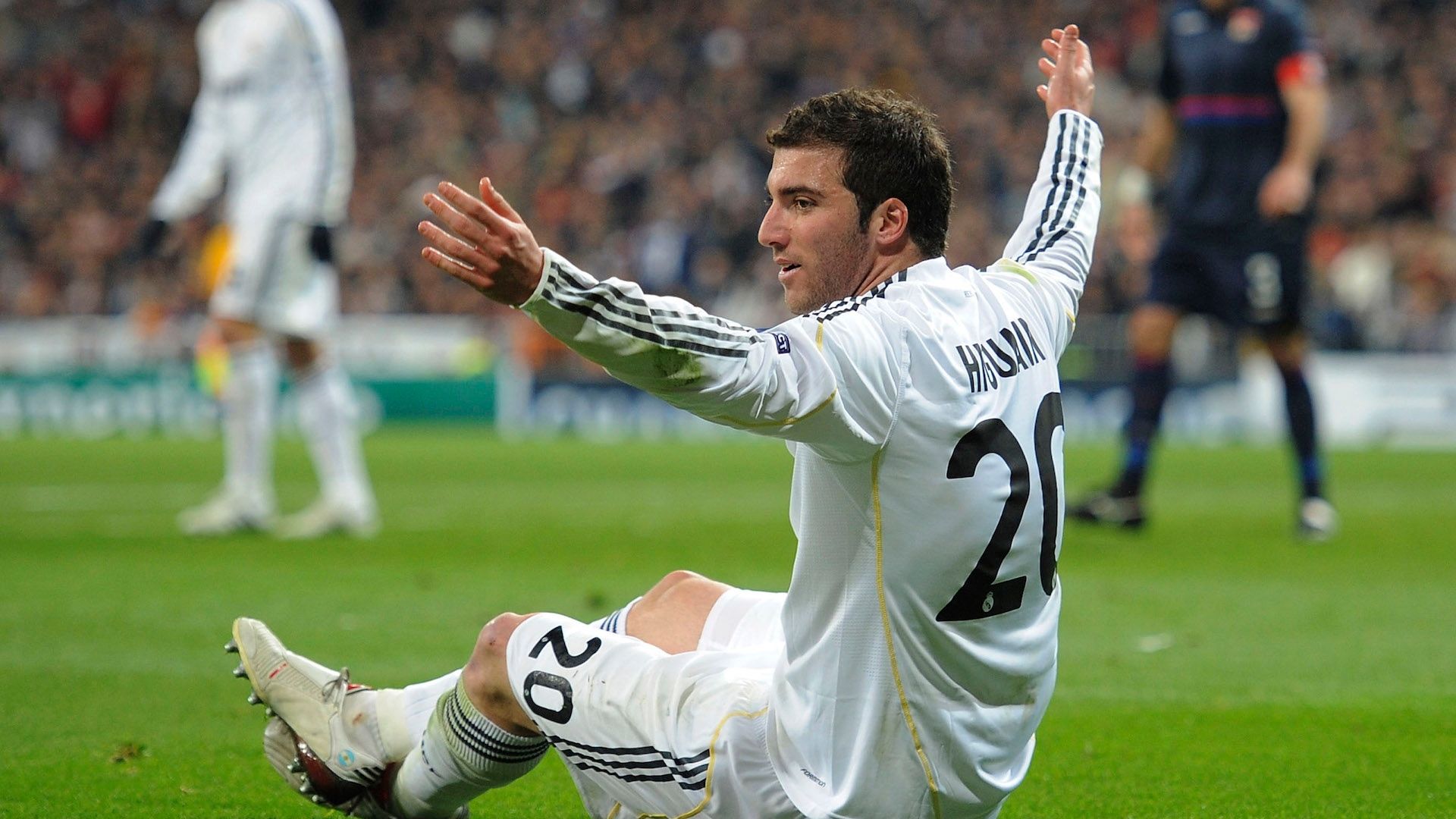 Gonzalo Higuain Real Madrid Olympique Lyon