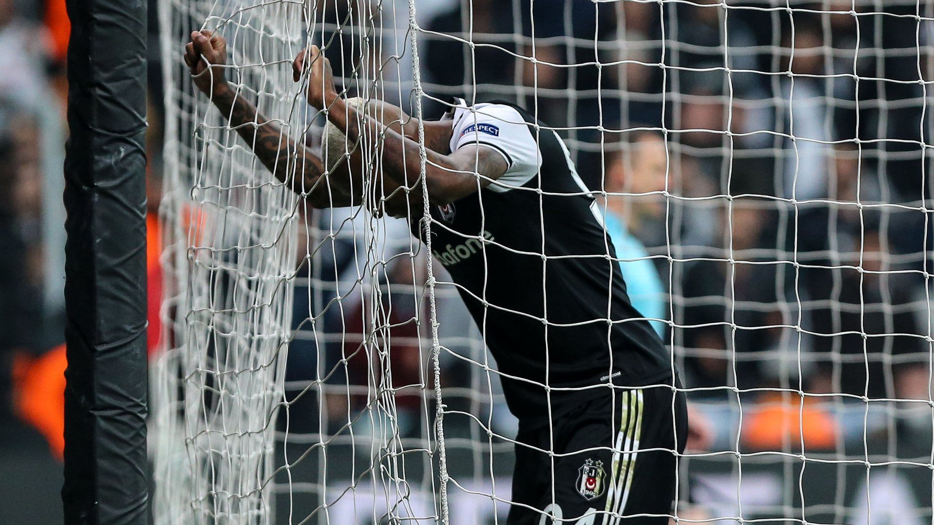 Talisca Besiktas UEL 04202017