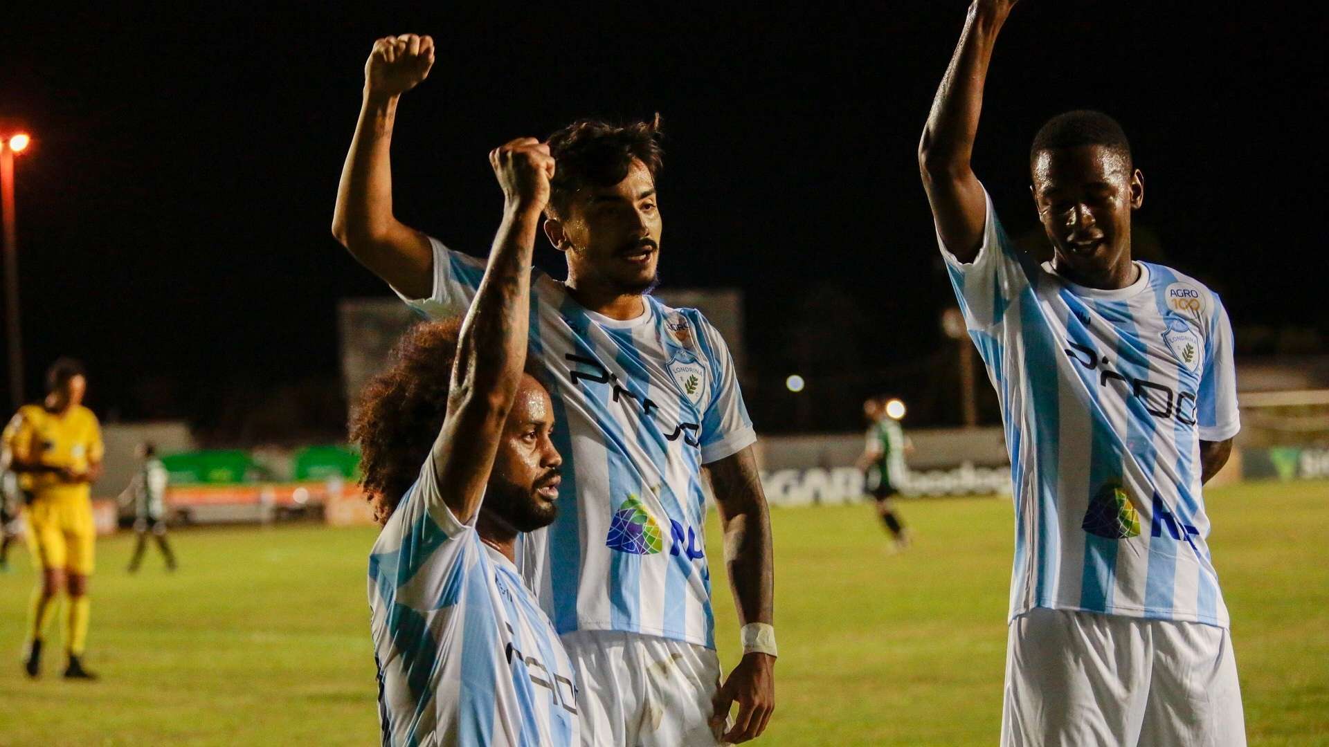 Celsinho Londrina comemoração