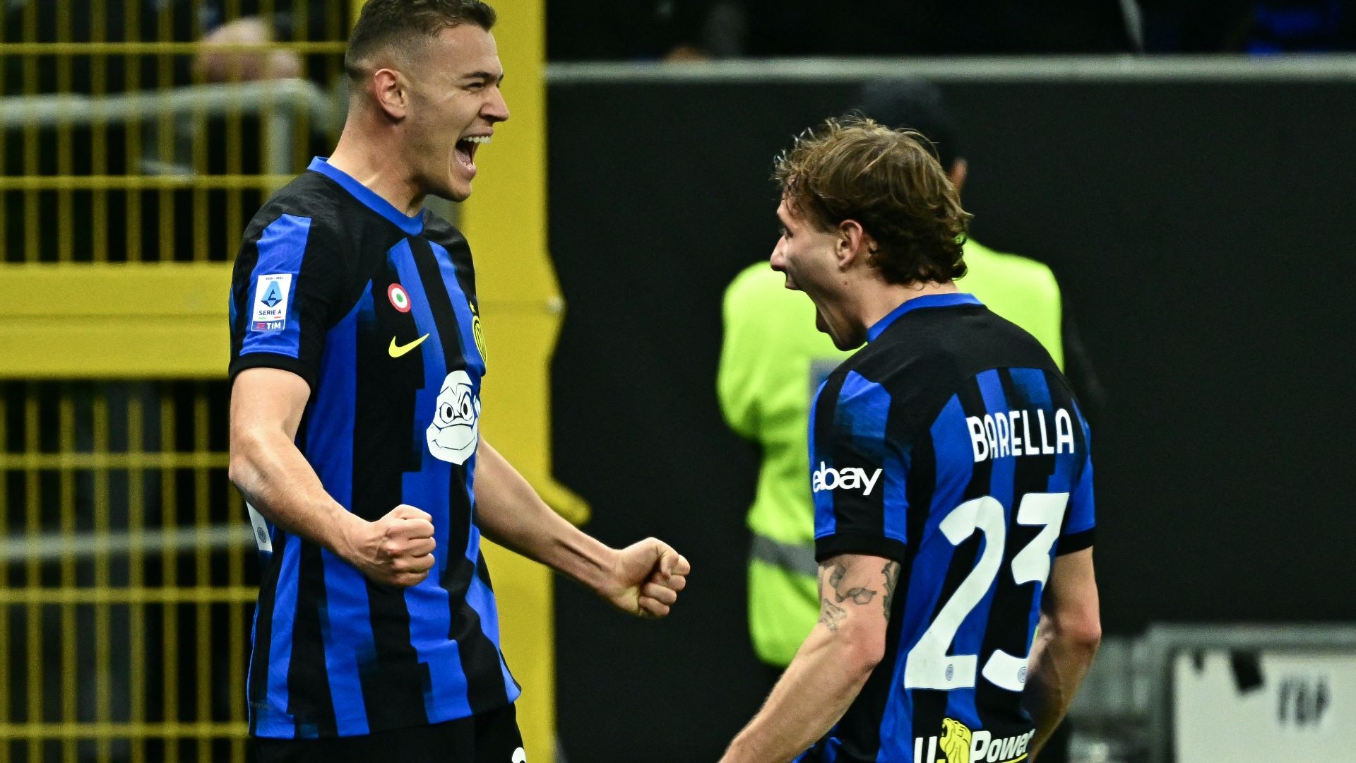 Inter Genoa Asllani Barella esultanza