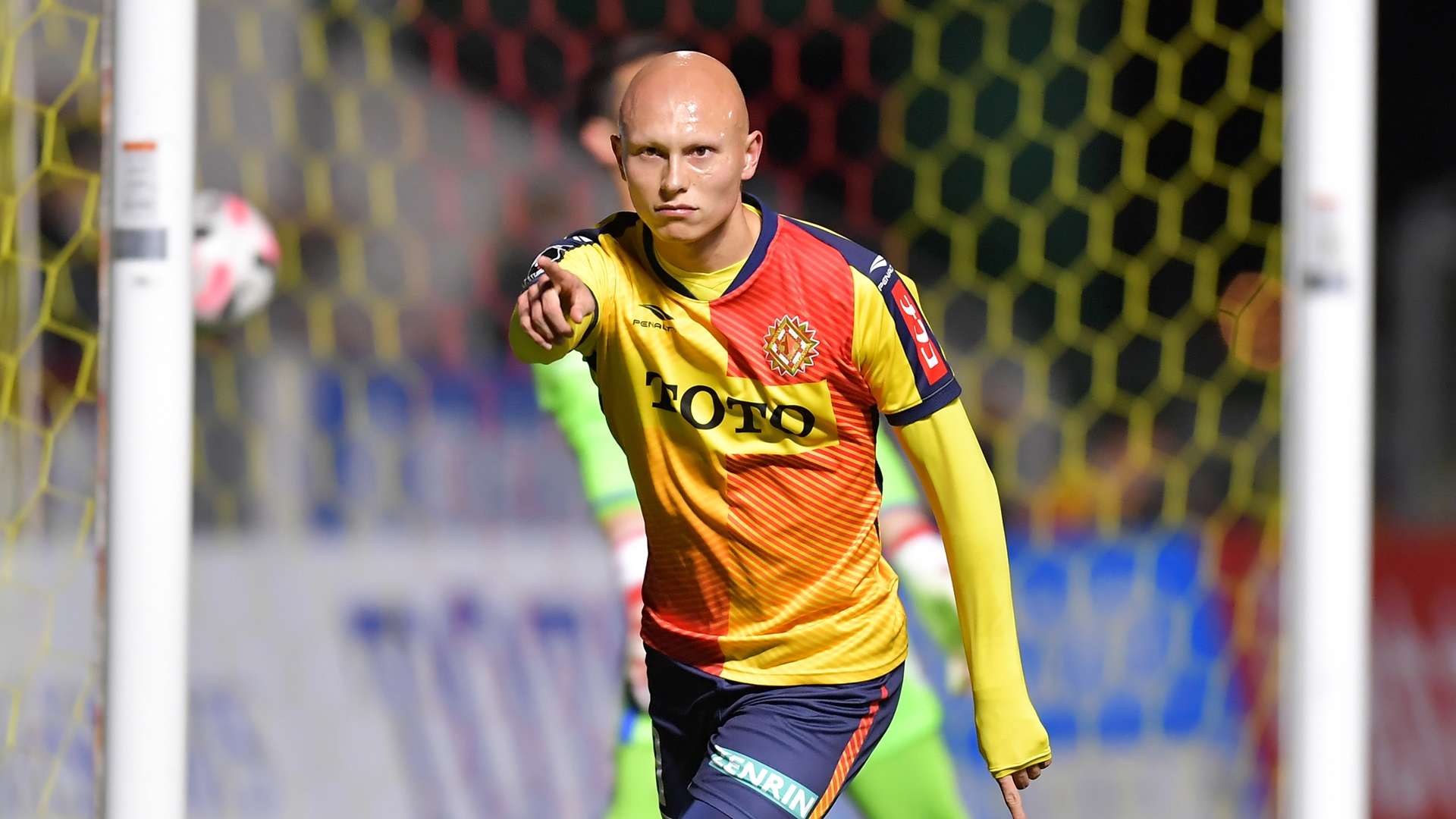 Akira-Silvano-DISARO