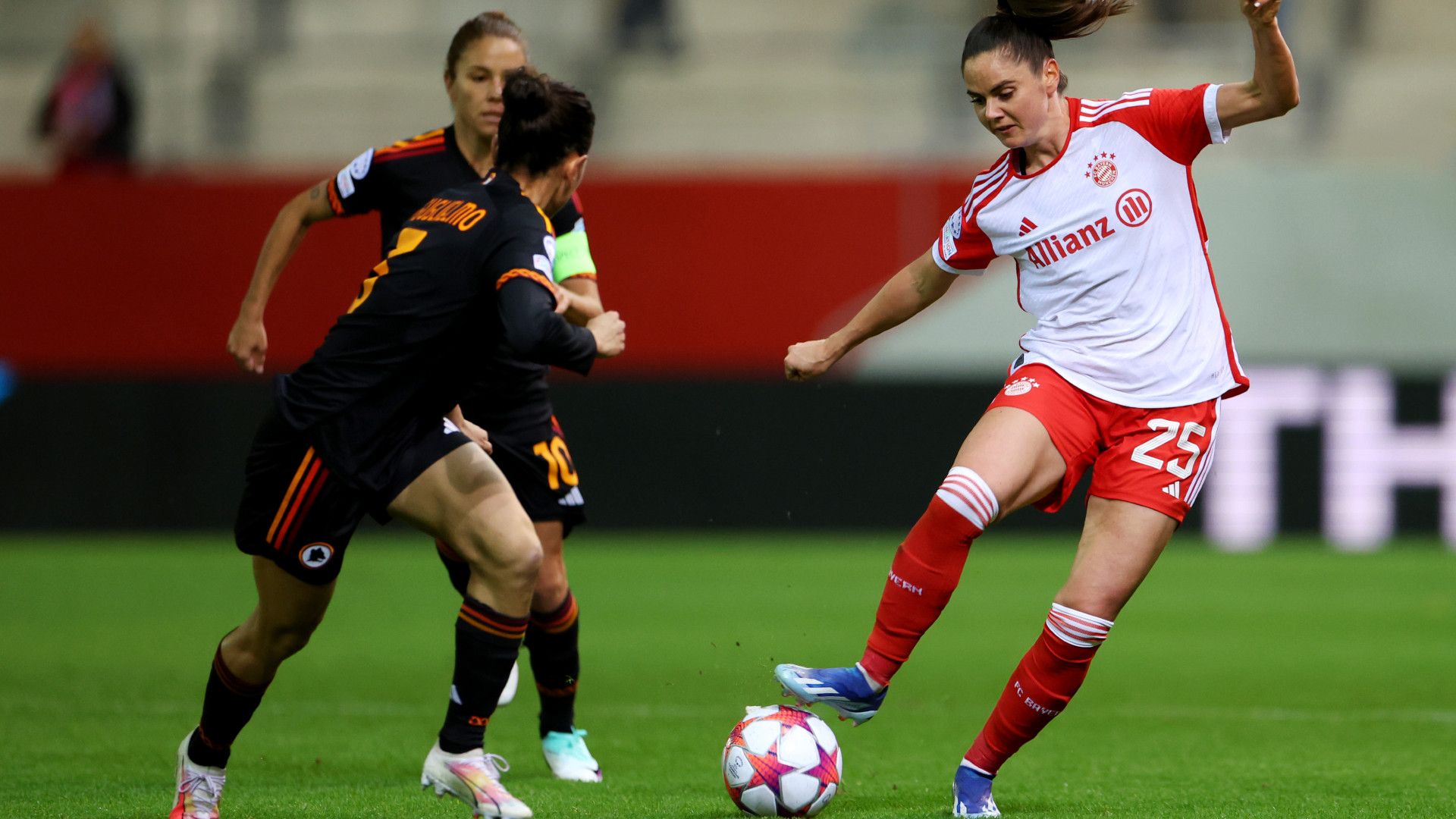 SARAH ZADRAZIL BAYERN MÜNCHEN