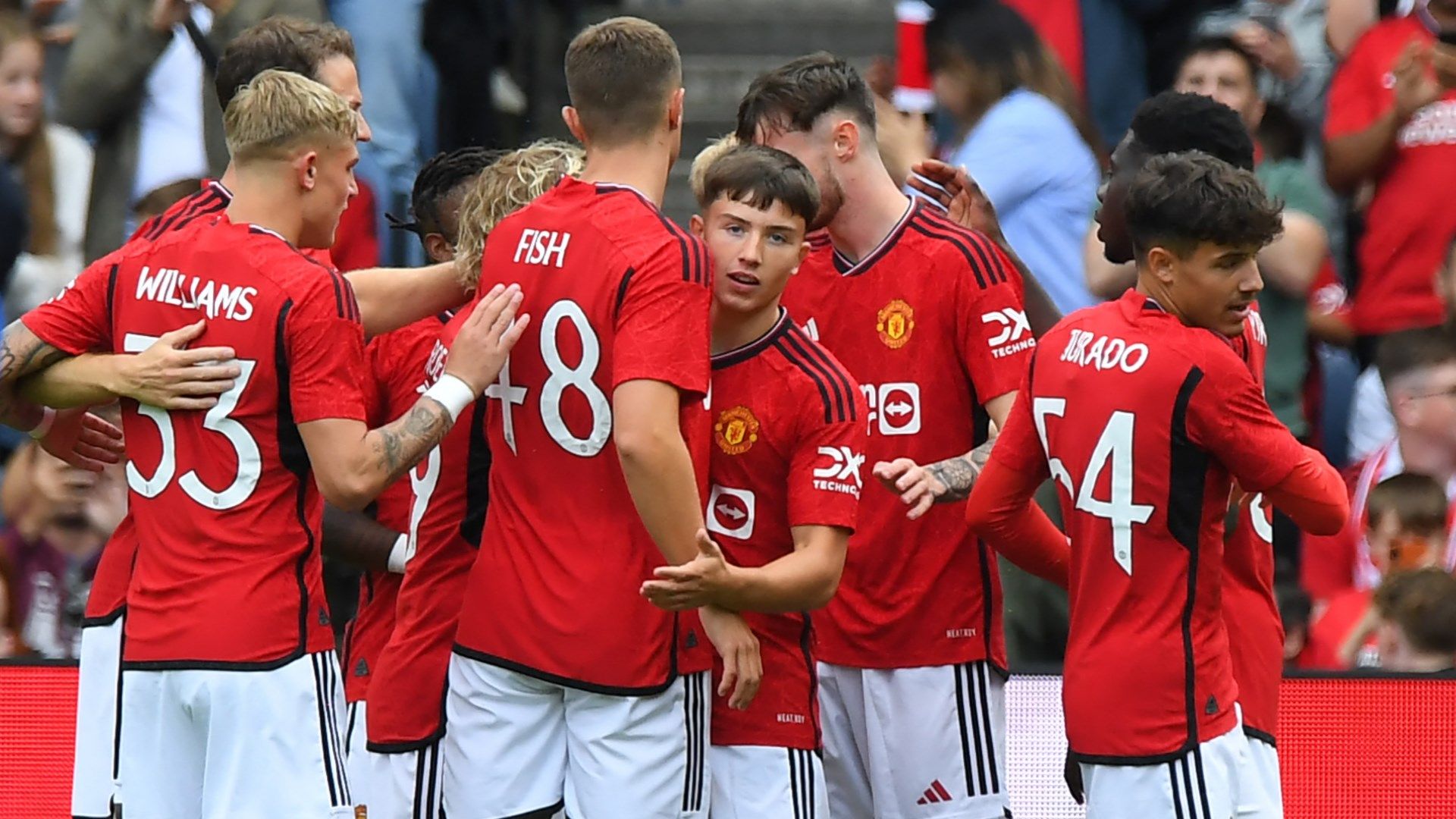 Man Utd celebrating 2023-24