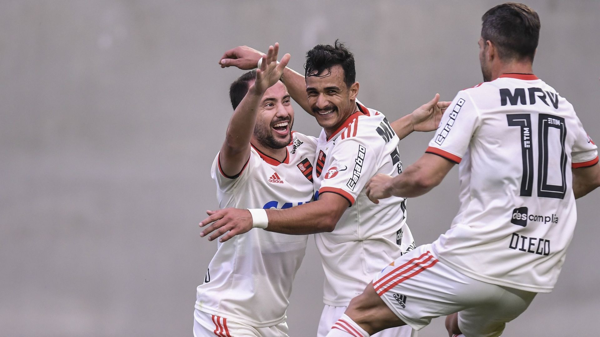 Diego Everton Ribeiro Henrique Dourado América-MG Flamengo Campeonato Brasileiro 26082018