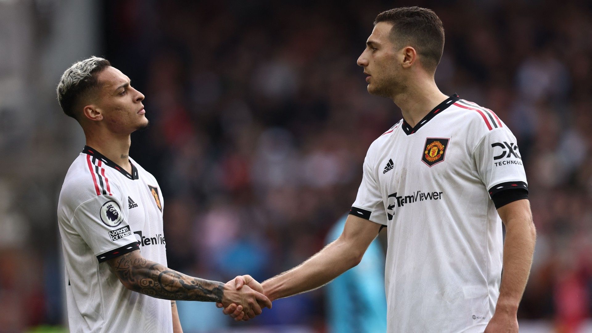 Antony Diogo Dalot Manchester United handshake celebration 2022-23