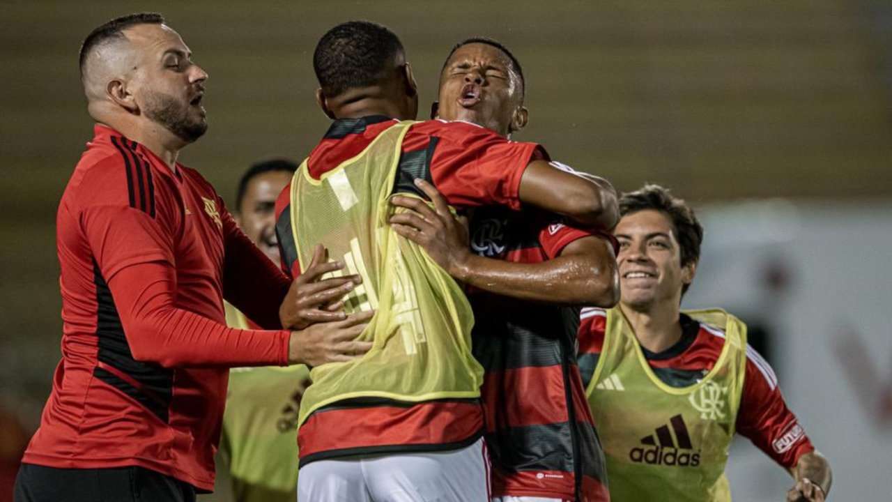 Ryan Luka comemora gol pelo sub-20 do Flamengo, 2023