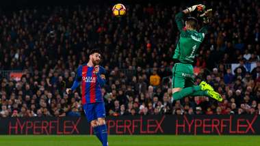Lionel Messi Ivan Cuellar Barcelona Sporting Gijon LaLiga 01032017
