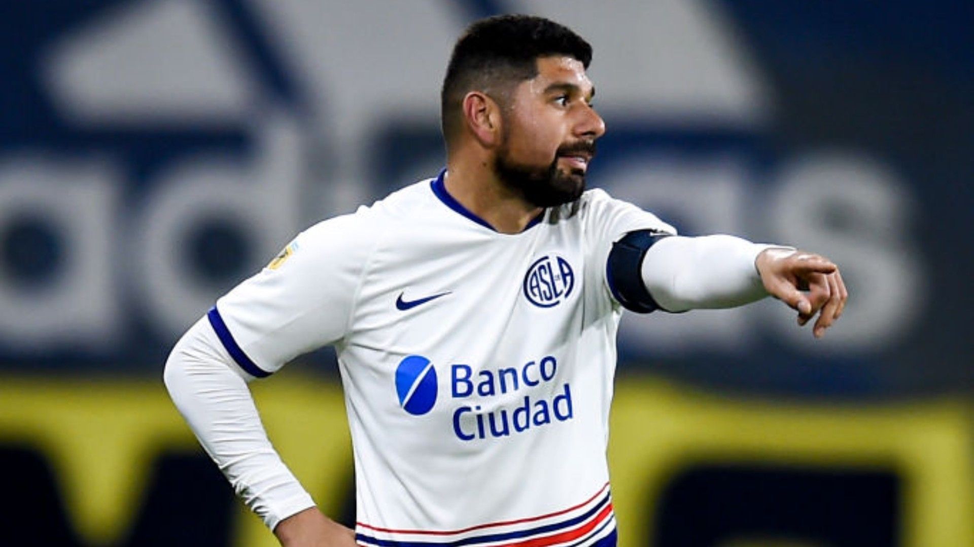 Néstor ortigoza en un partido con san lorenzo en 2021