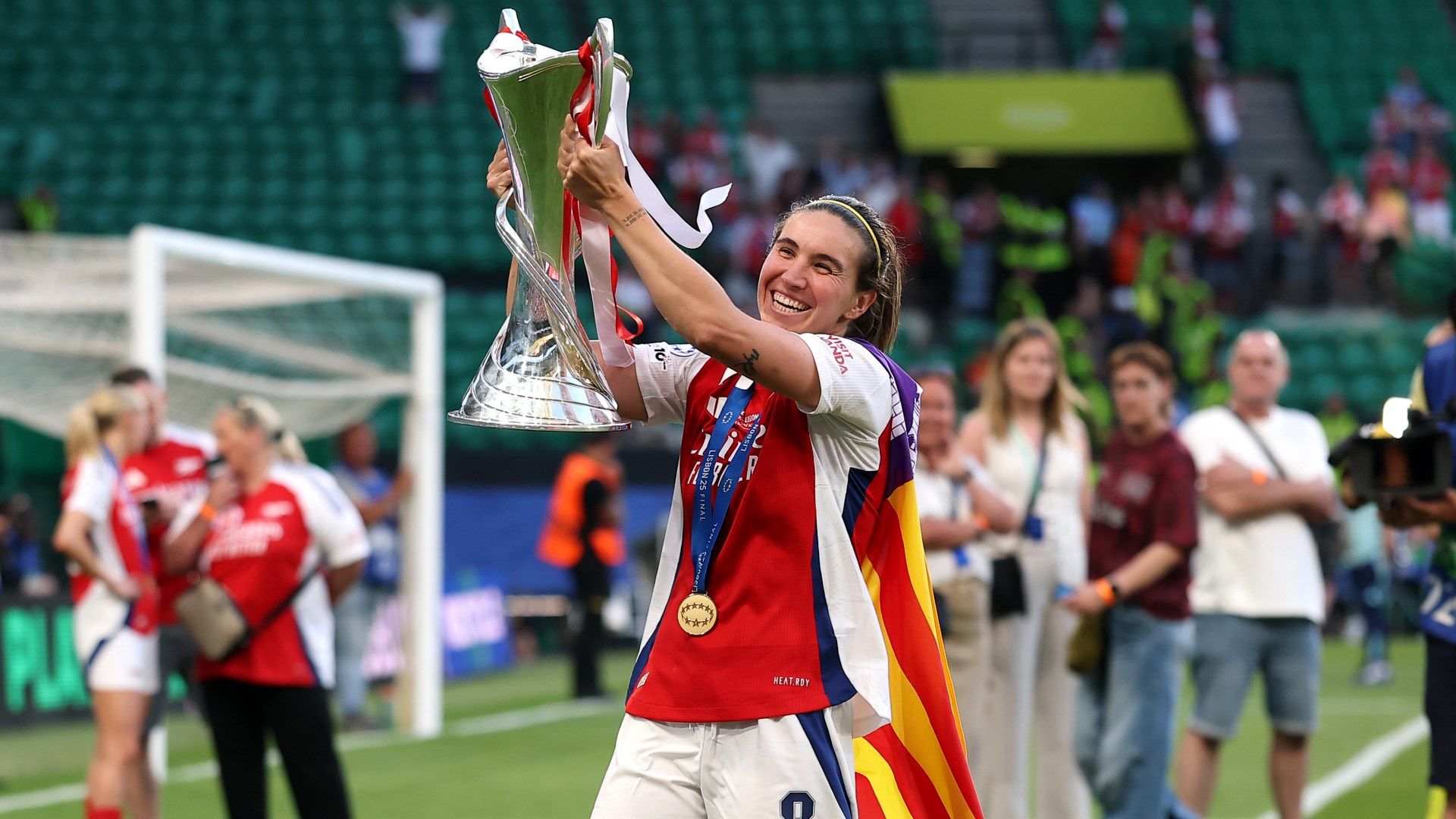 Mariona Caldentey Arsenal Women UWCL trophy 2024-25
