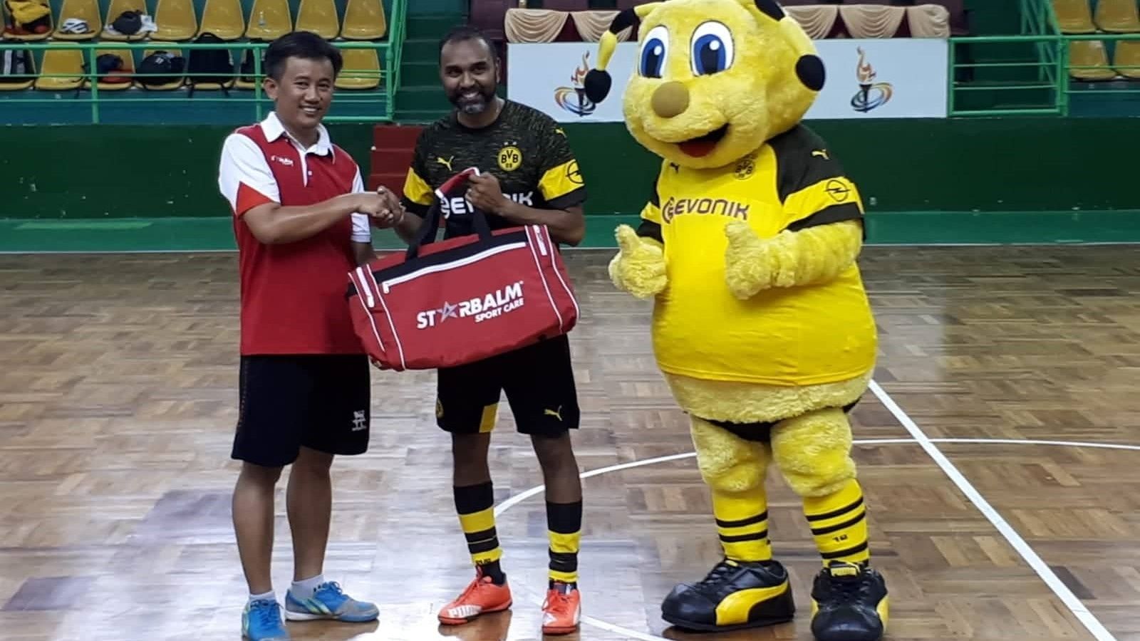 Giải bóng đá giao hữu futsal Starbalm - Dortmund 2019