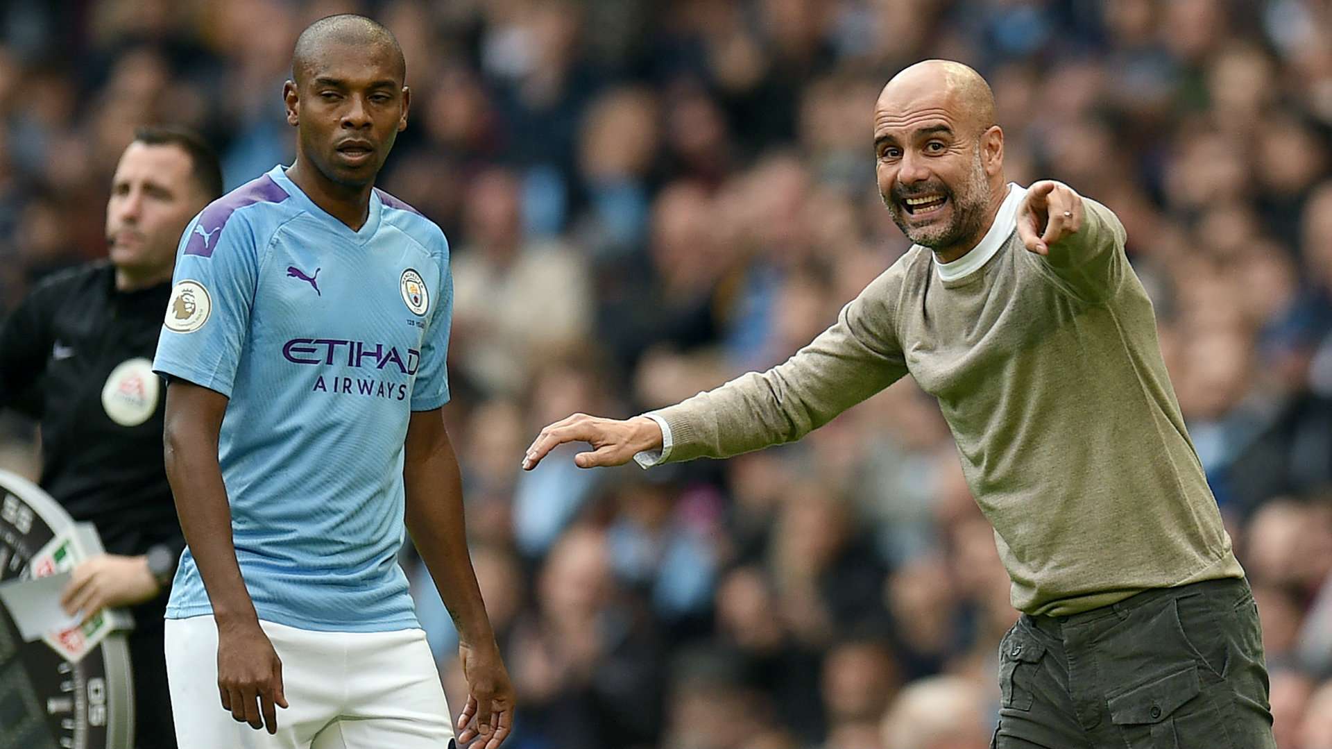 Pep Guardiola Fernandinho Man City vs Wolves 2019-20