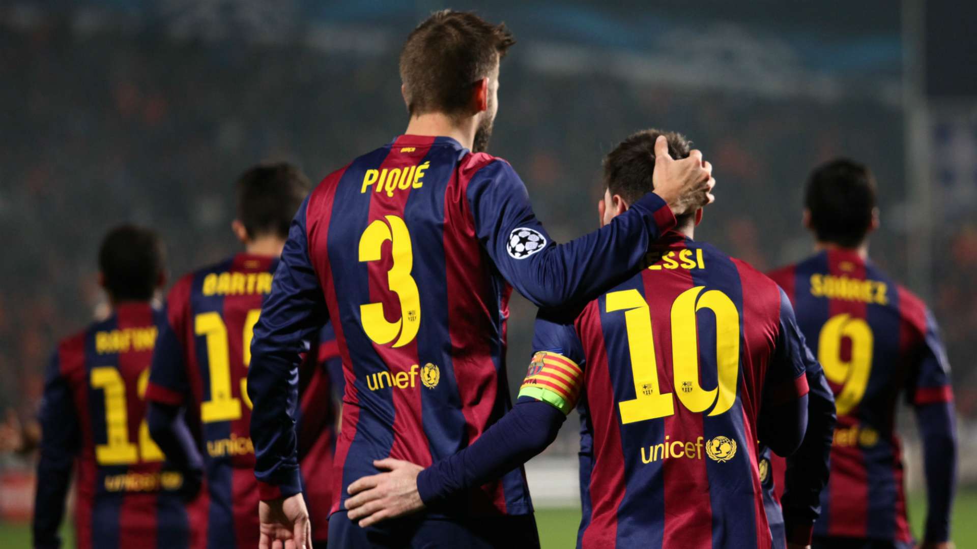 Gerard Pique Lionel Messi APOEL Nicosia Barcelona UEFA Champions League 11252014