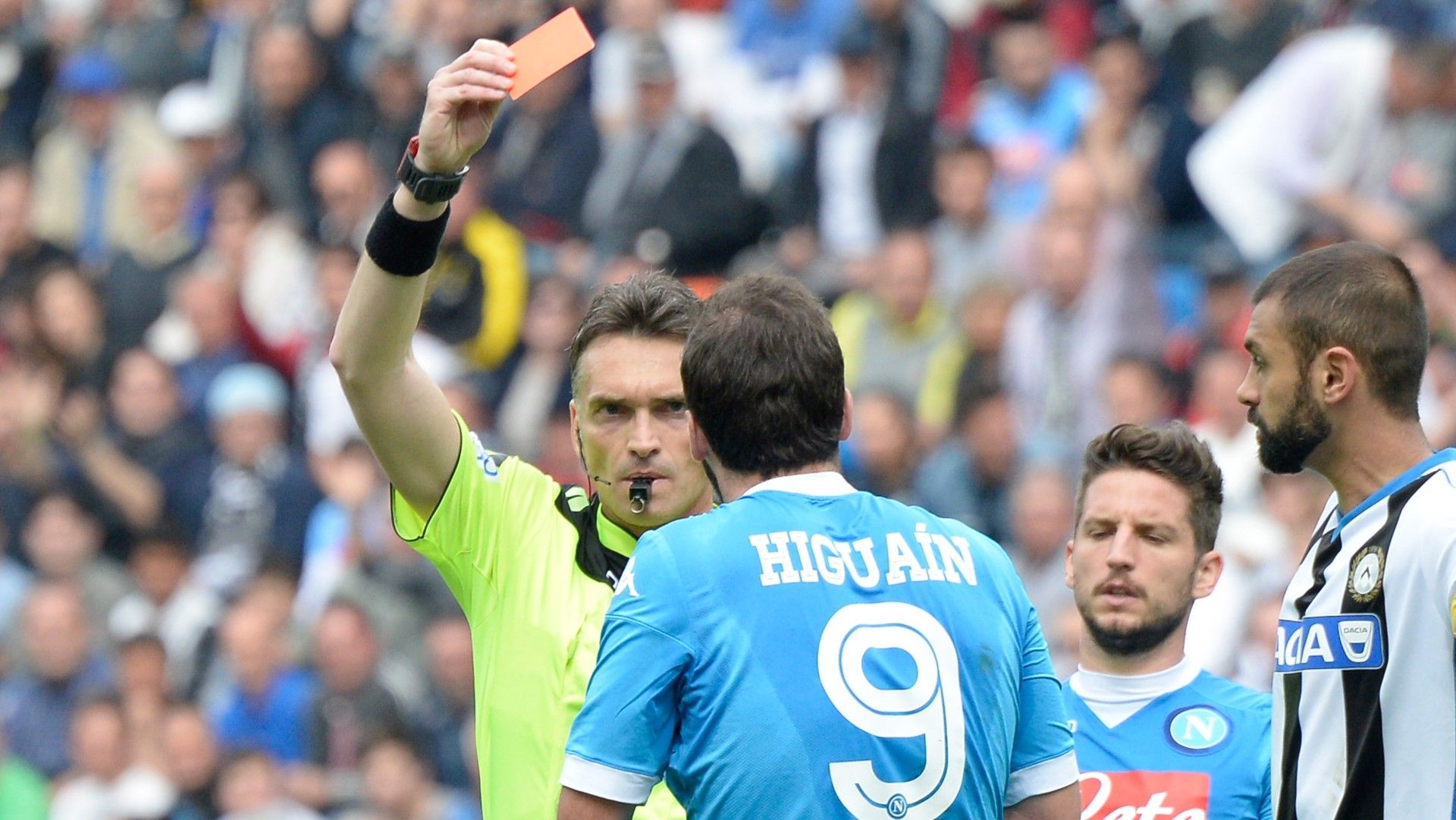 Gonzalo Higuain red card Udinese Napoli 2016