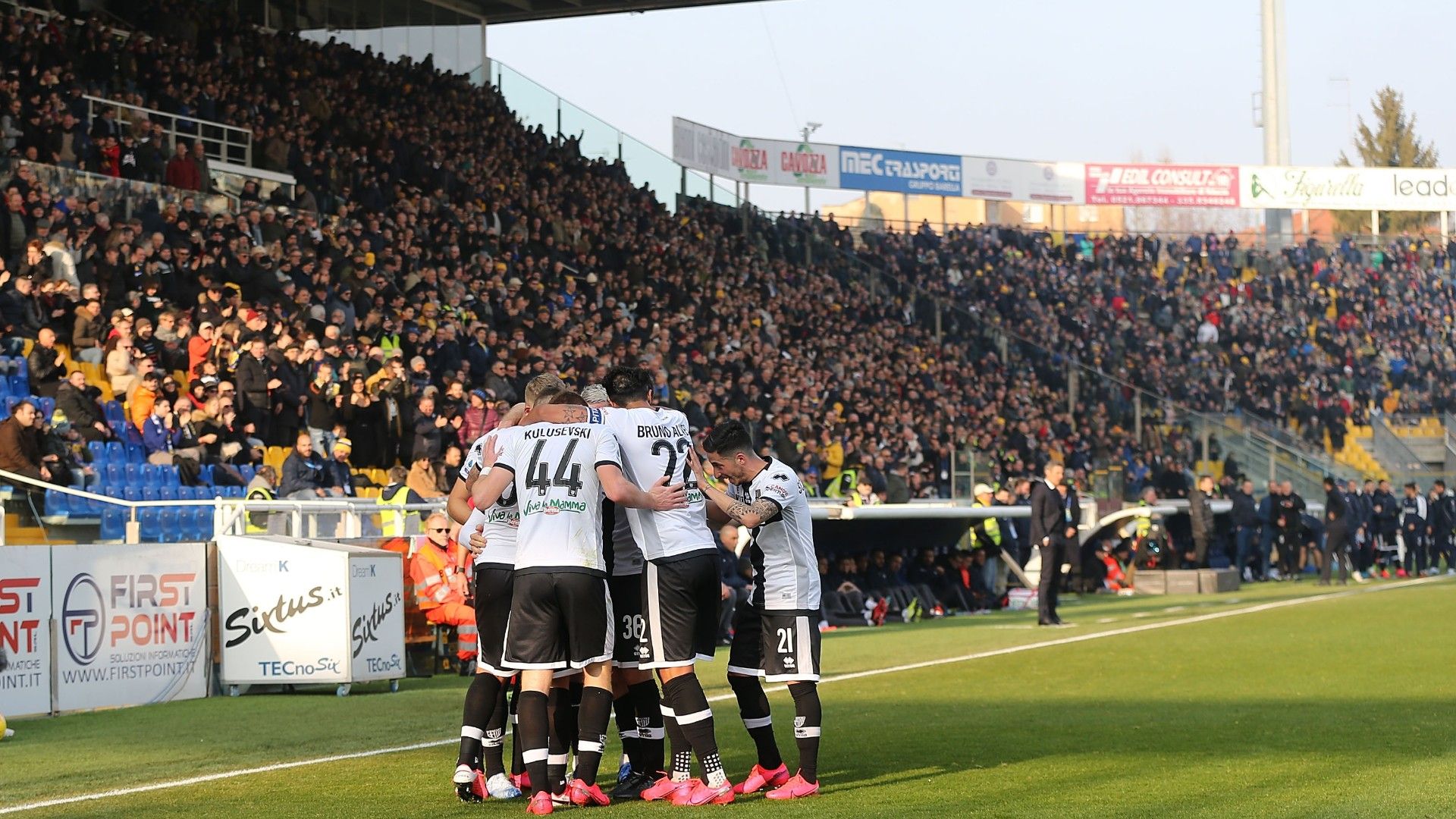 Parma celebrating - Parma Udinese